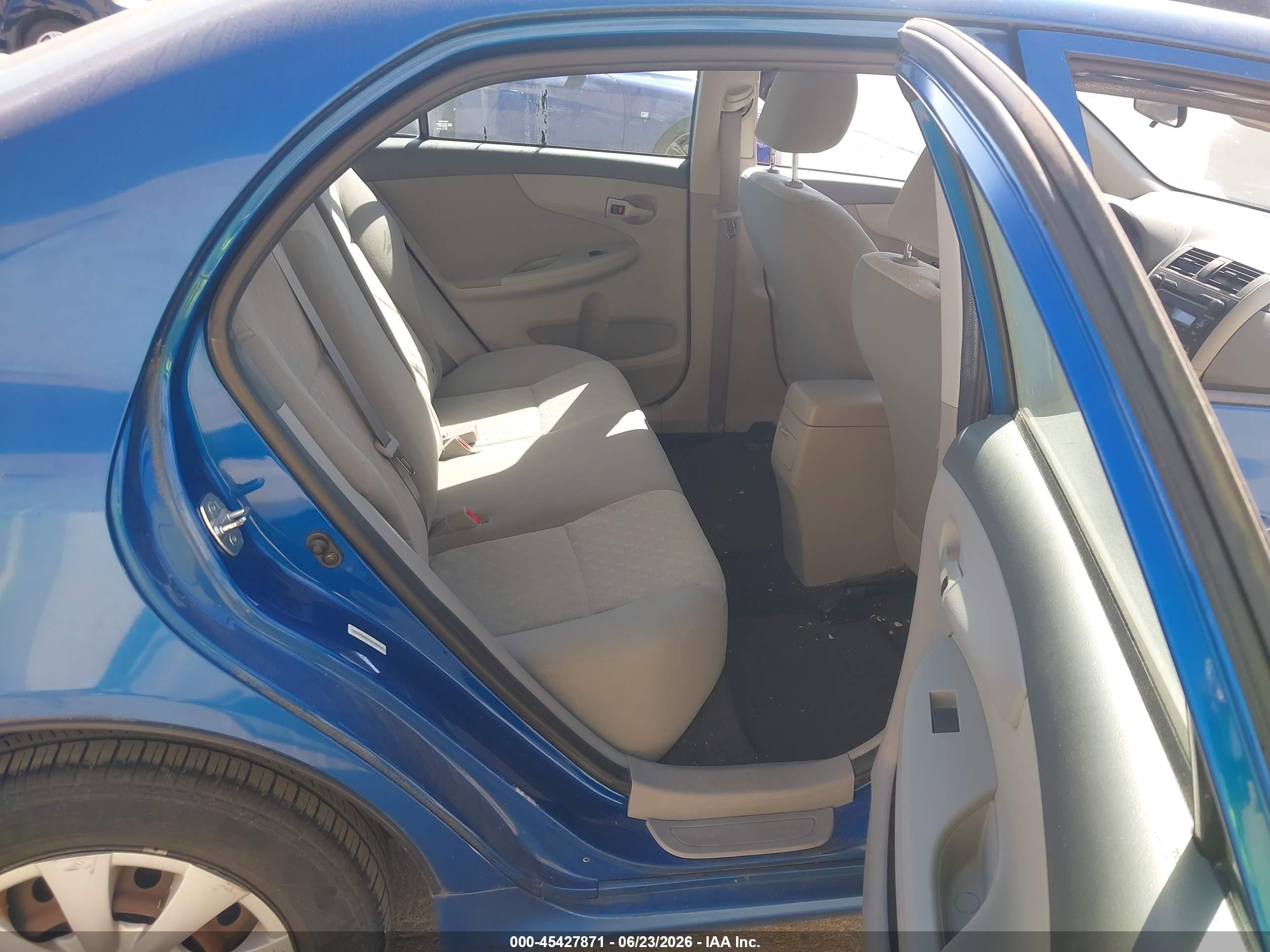 2009 Toyota Corolla Le Blue vin: 1NXBU40E69Z106535