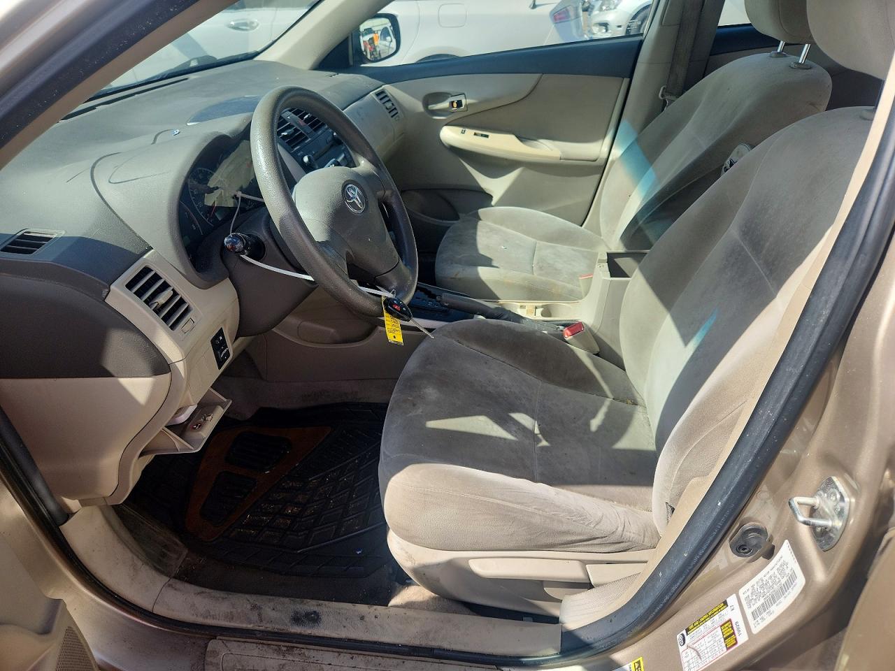 2009 Toyota Corolla Le Gold vin: 1NXBU40E69Z115185