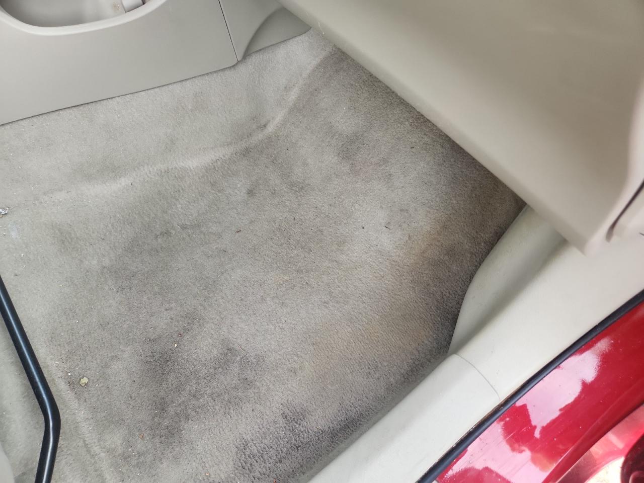 2009 Toyota Corolla Le Red vin: 1NXBU40E69Z151796 Damage: Right Front Carpet, Stained, Permanent