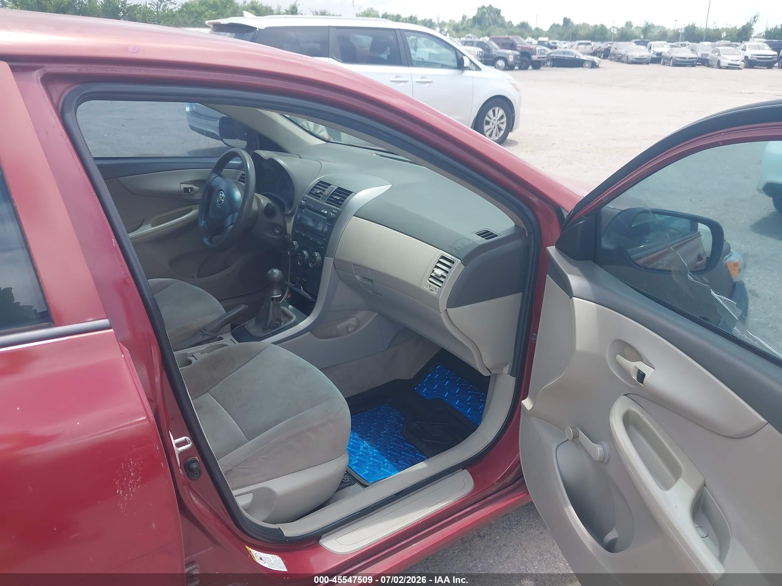 2009 Toyota Corolla   Red vin: 1NXBU40E79Z002619