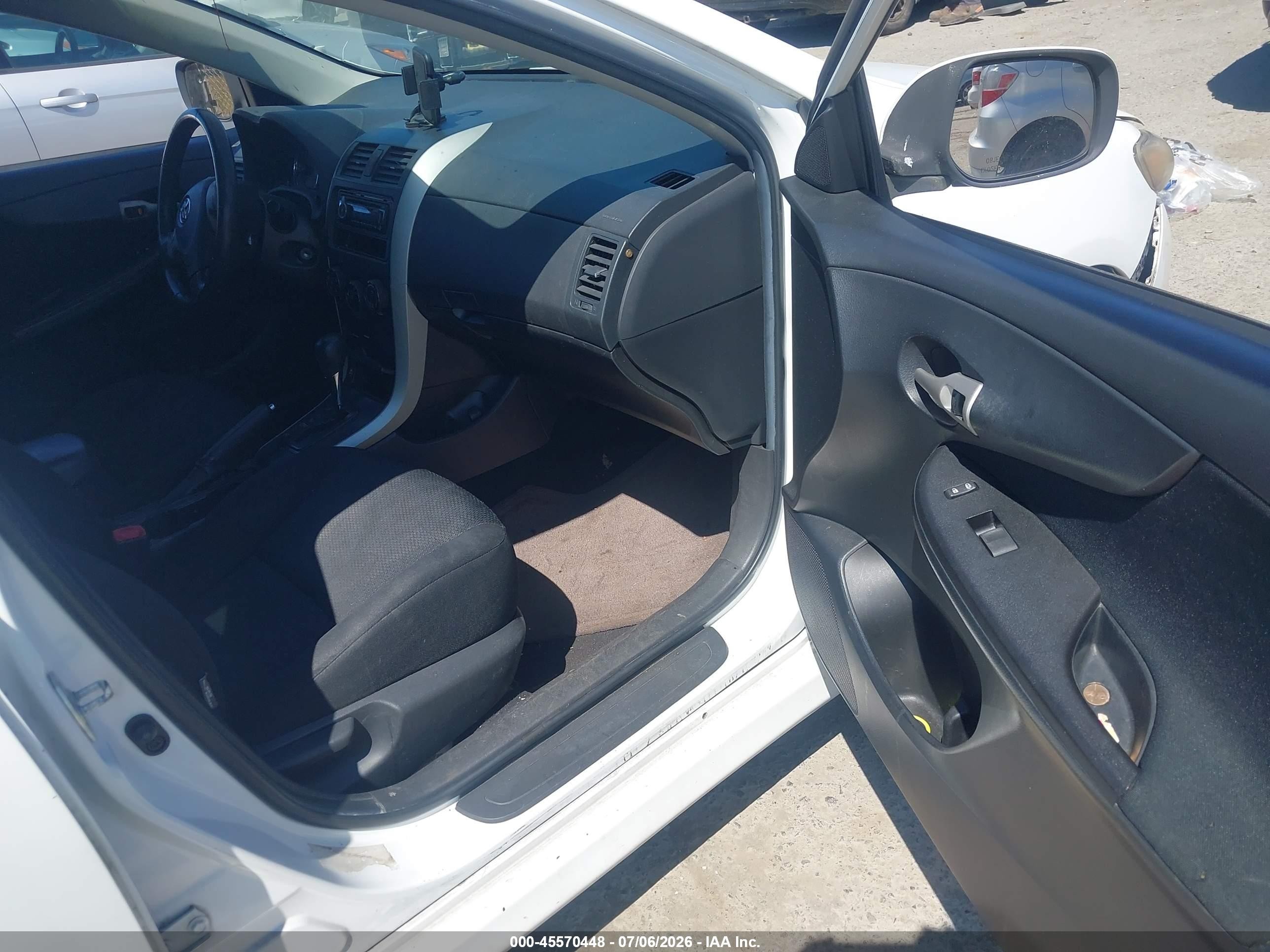 2009 Toyota Corolla S White vin: 1NXBU40E79Z014074