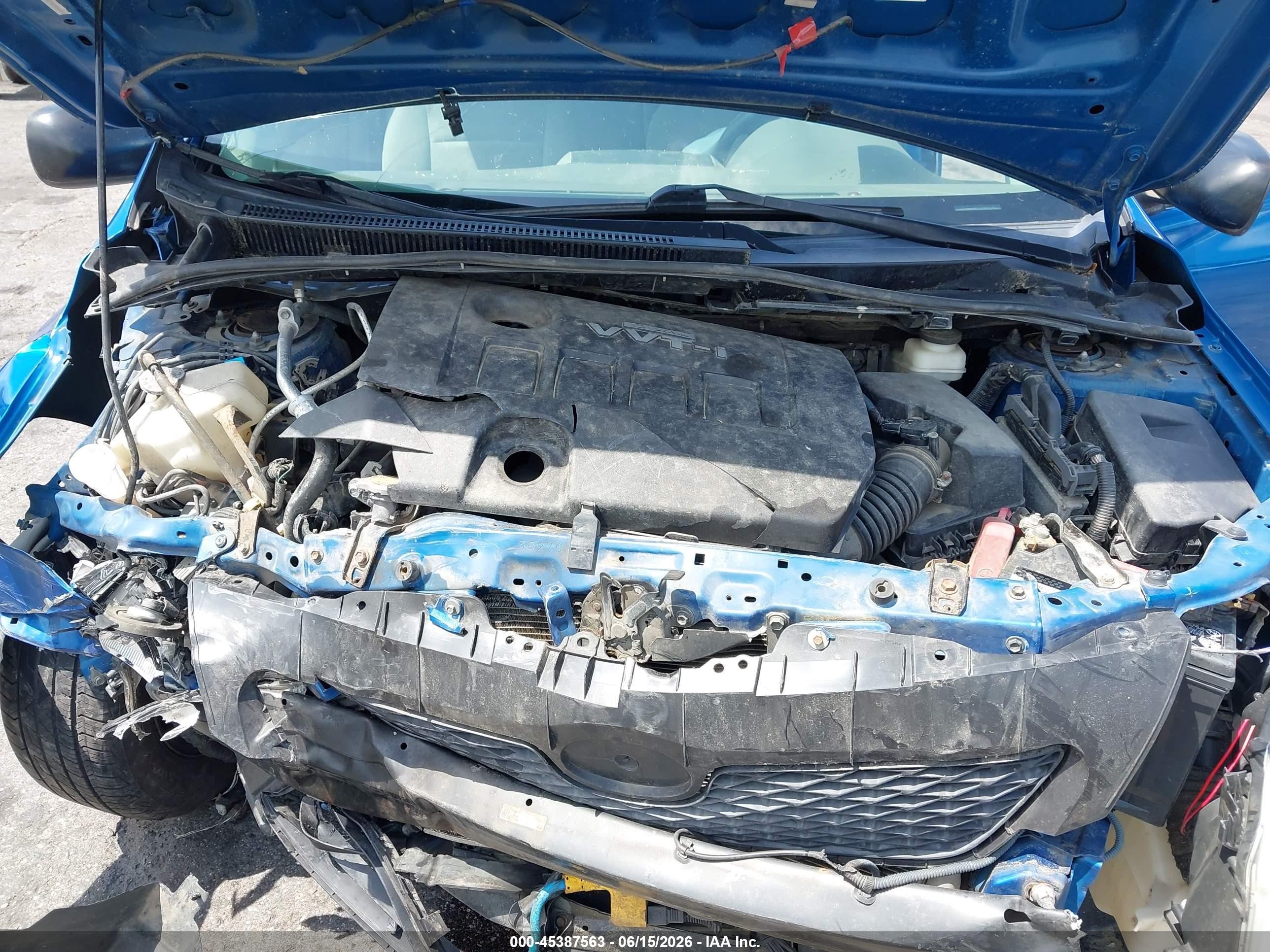 2009 Toyota Corolla   Blue vin: 1NXBU40E79Z061377