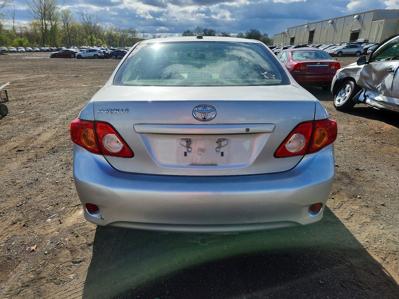 2009 Toyota Corolla Base Silver vin: 1NXBU40E79Z062268