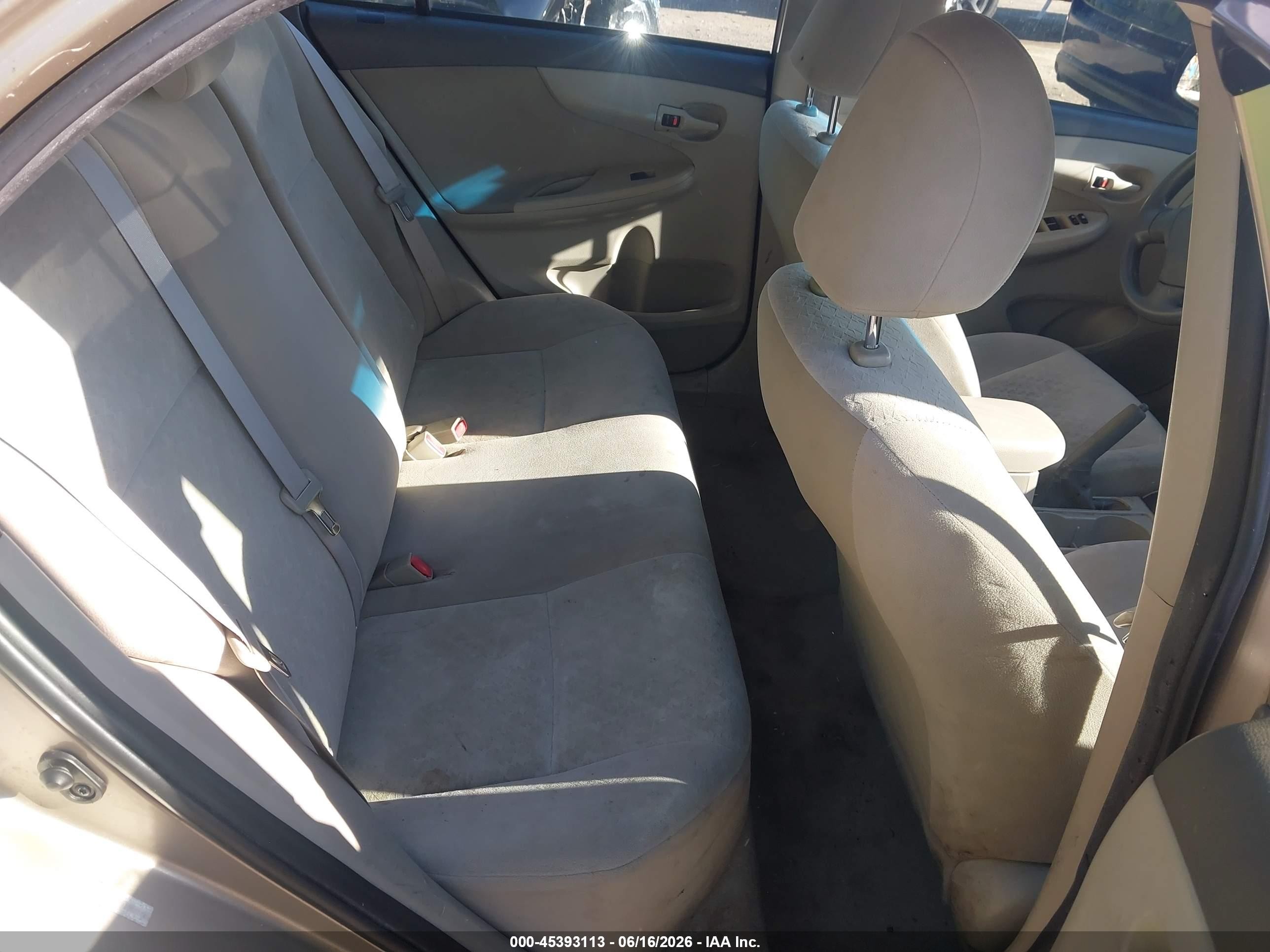 2009 Toyota Corolla Le Gold vin: 1NXBU40E79Z062772
