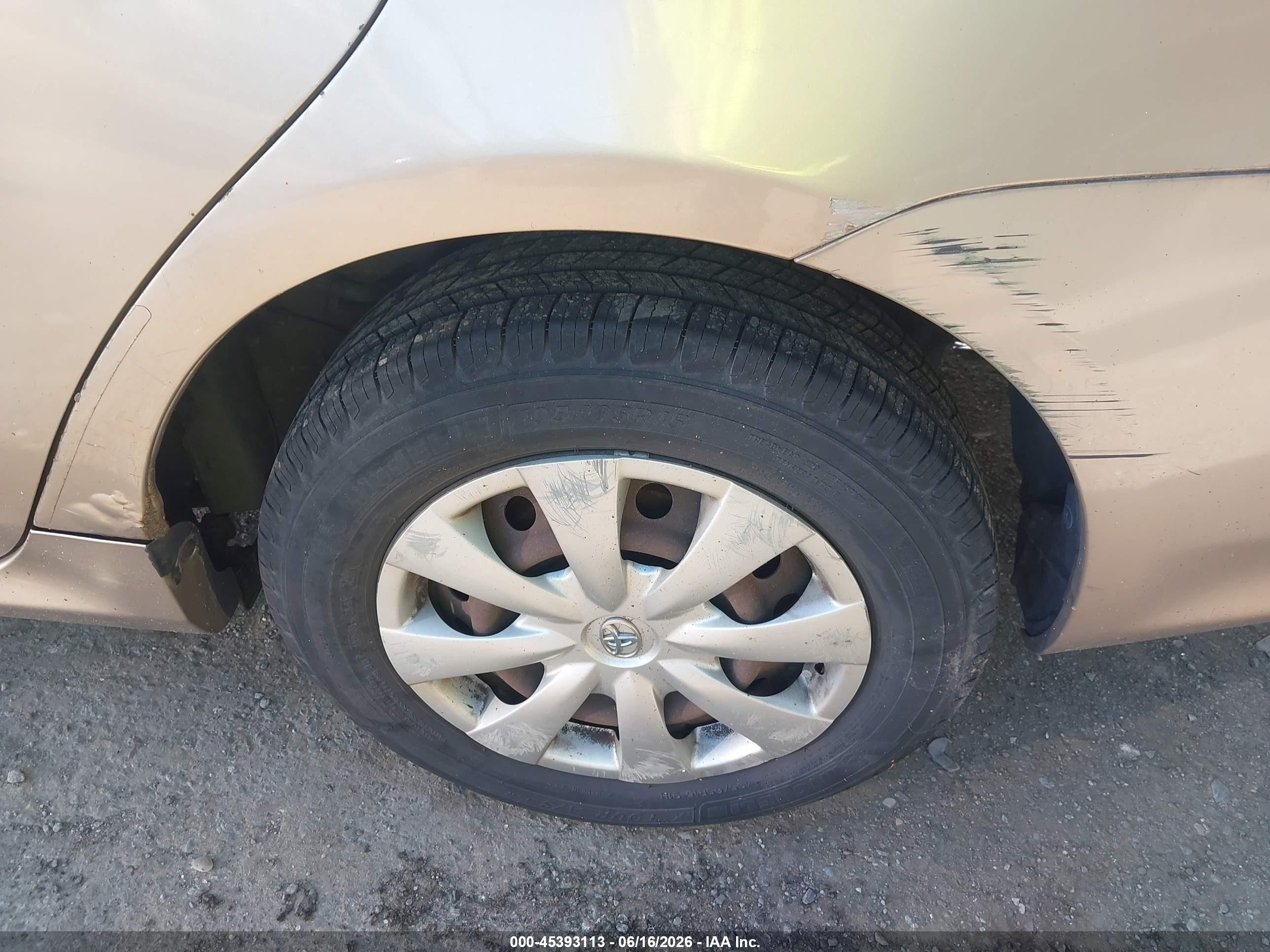 2009 Toyota Corolla Le Gold vin: 1NXBU40E79Z062772