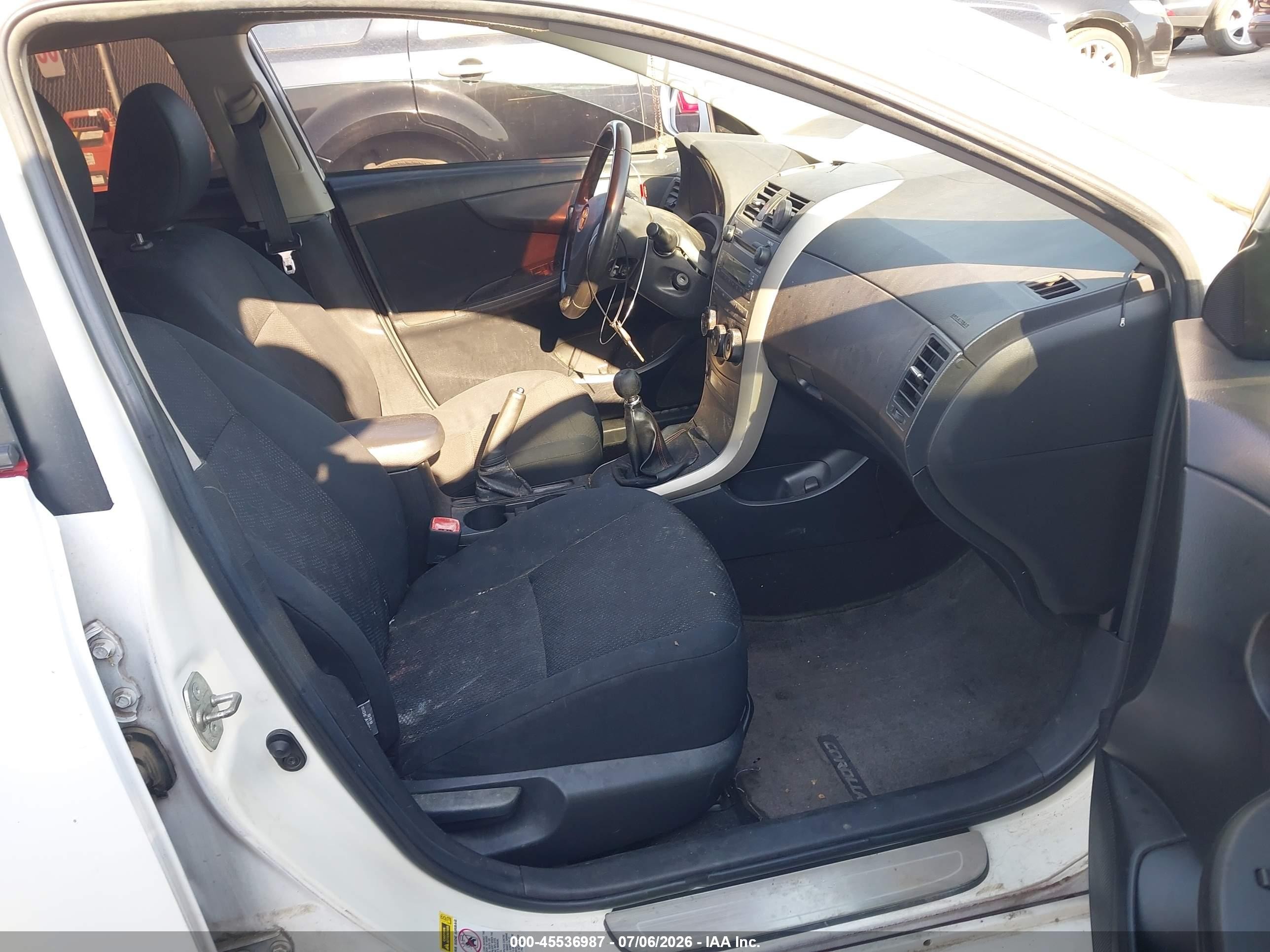 2009 Toyota Corolla S White vin: 1NXBU40E79Z074212