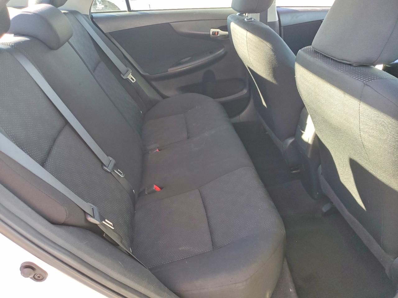 2009 Toyota Corolla Base Белый vin: 1NXBU40E79Z085825