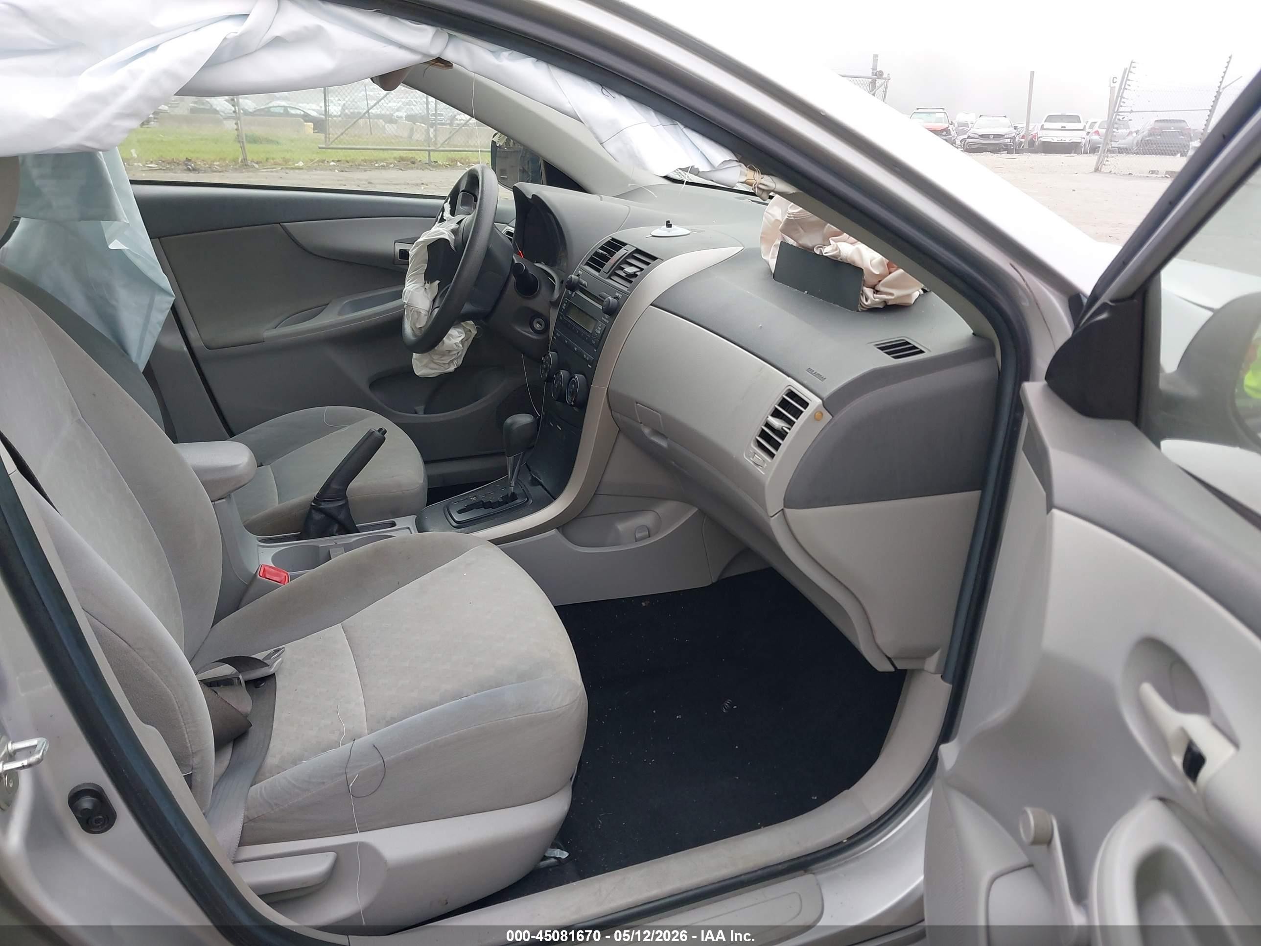 2009 Toyota Corolla   Серебряный vin: 1NXBU40E79Z096050