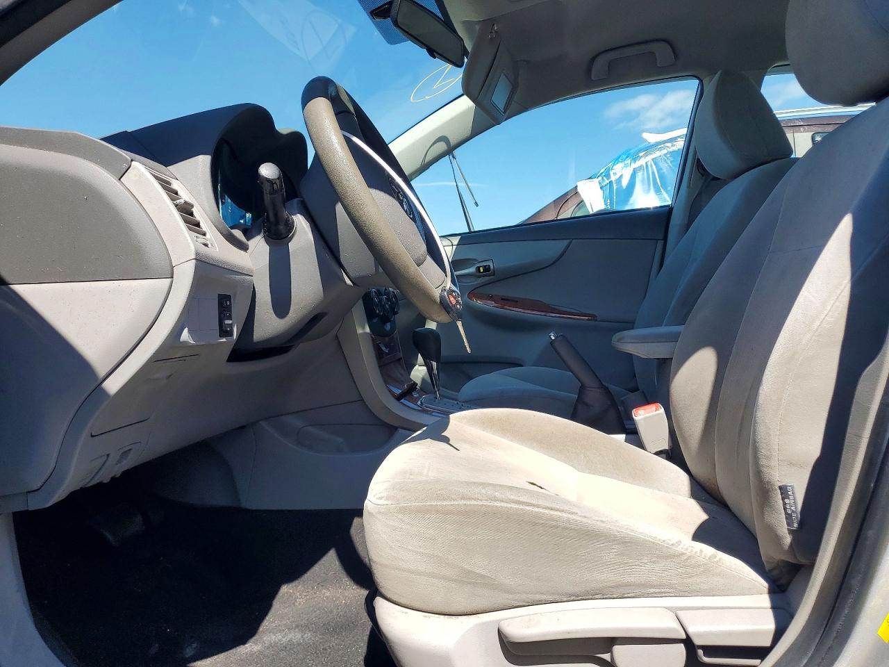 2009 Toyota Corolla Xle Silver vin: 1NXBU40E79Z099126