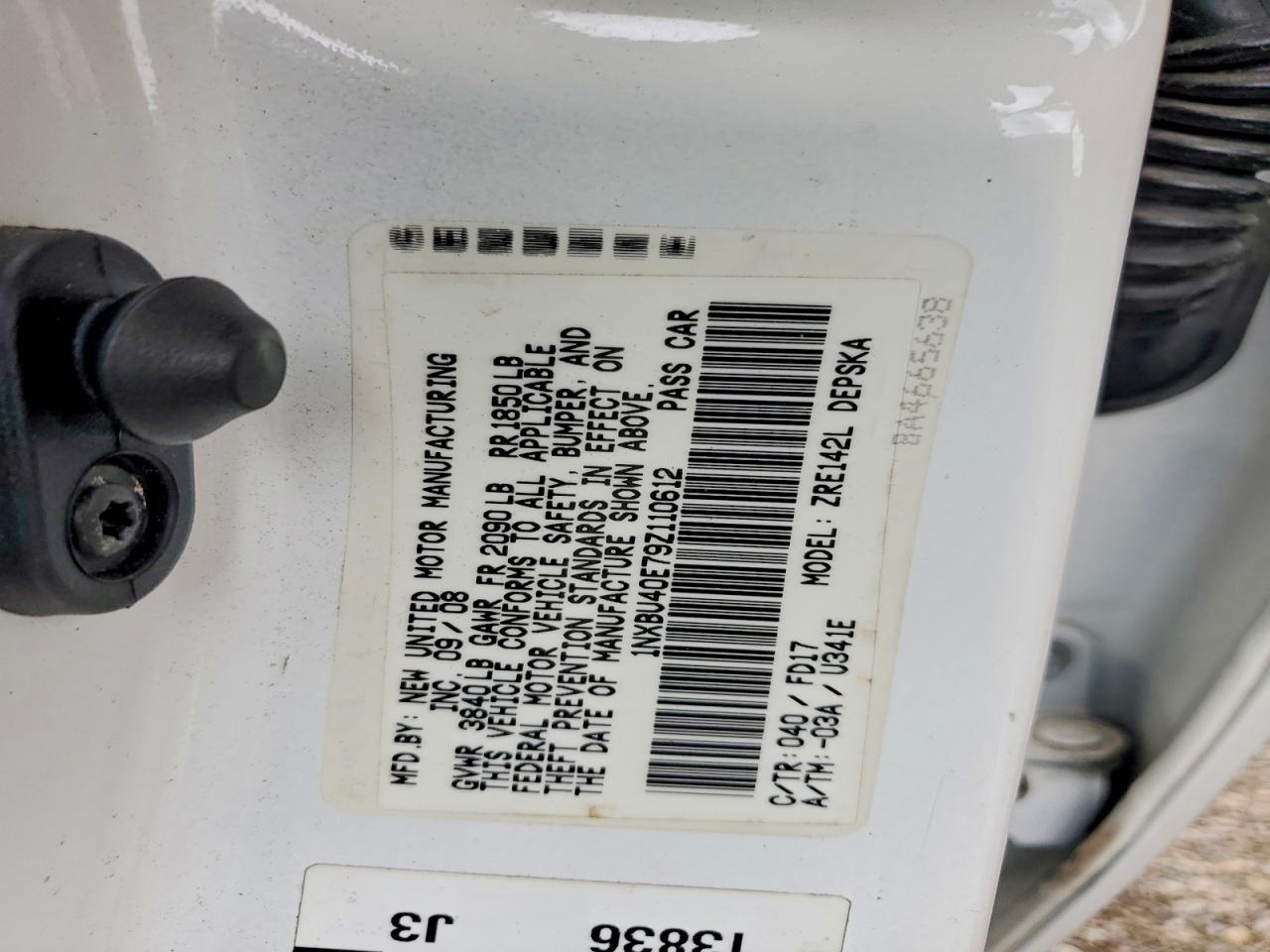 2009 Toyota Corolla White vin: 1NXBU40E79Z110612