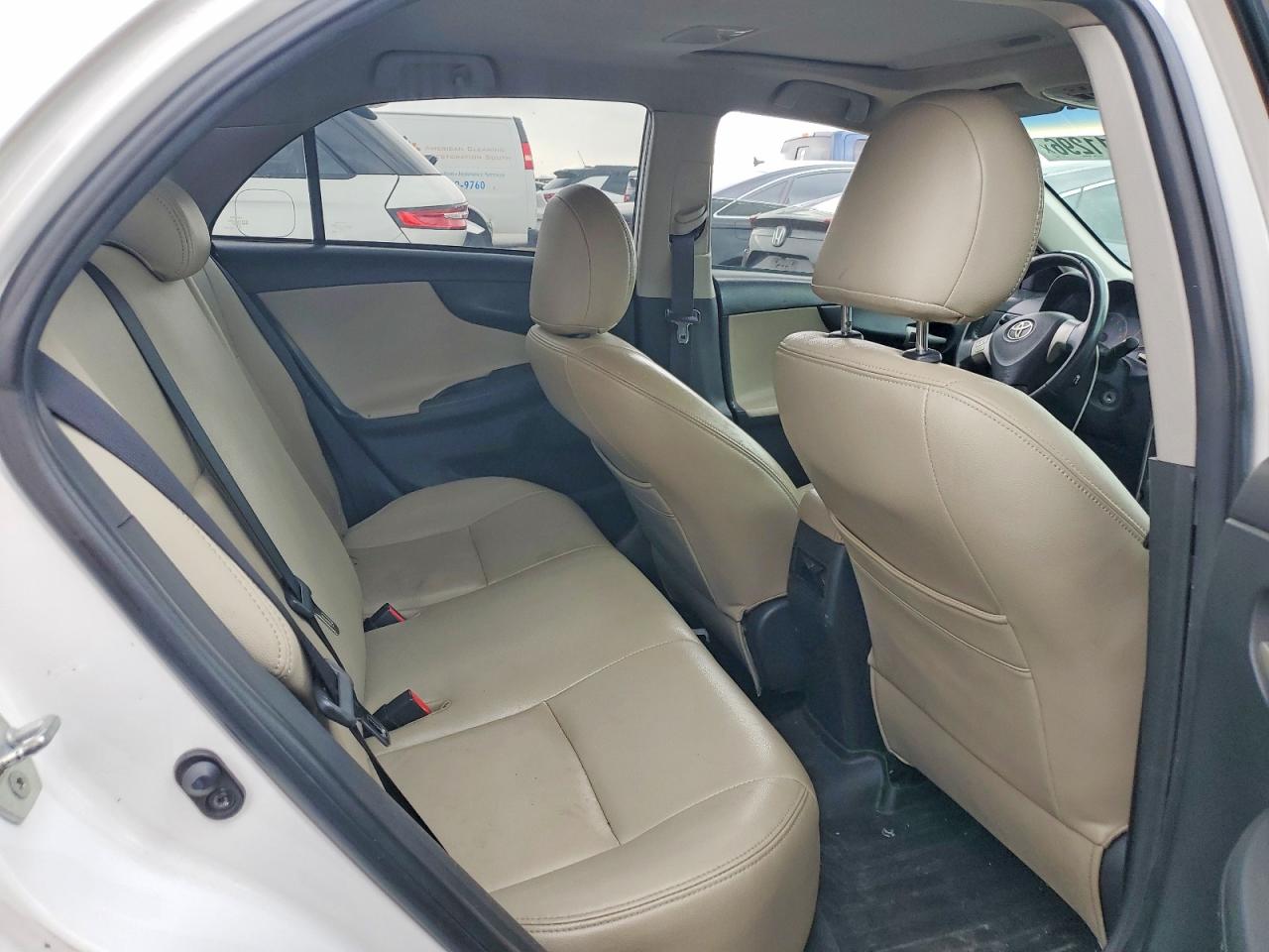 2009 Toyota Corolla White vin: 1NXBU40E79Z110612