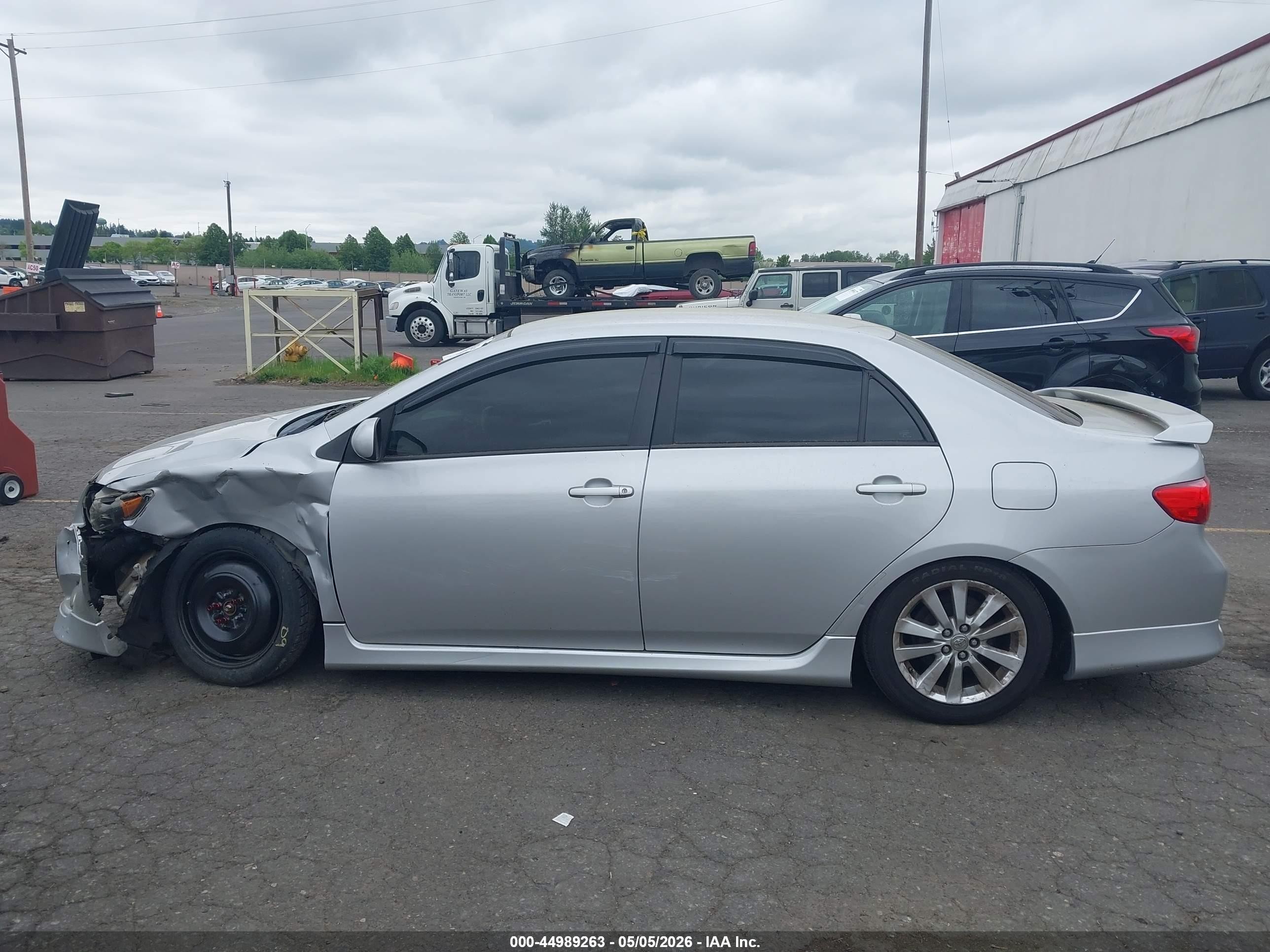 2009 Toyota Corolla S Silver vin: 1NXBU40E89Z001740