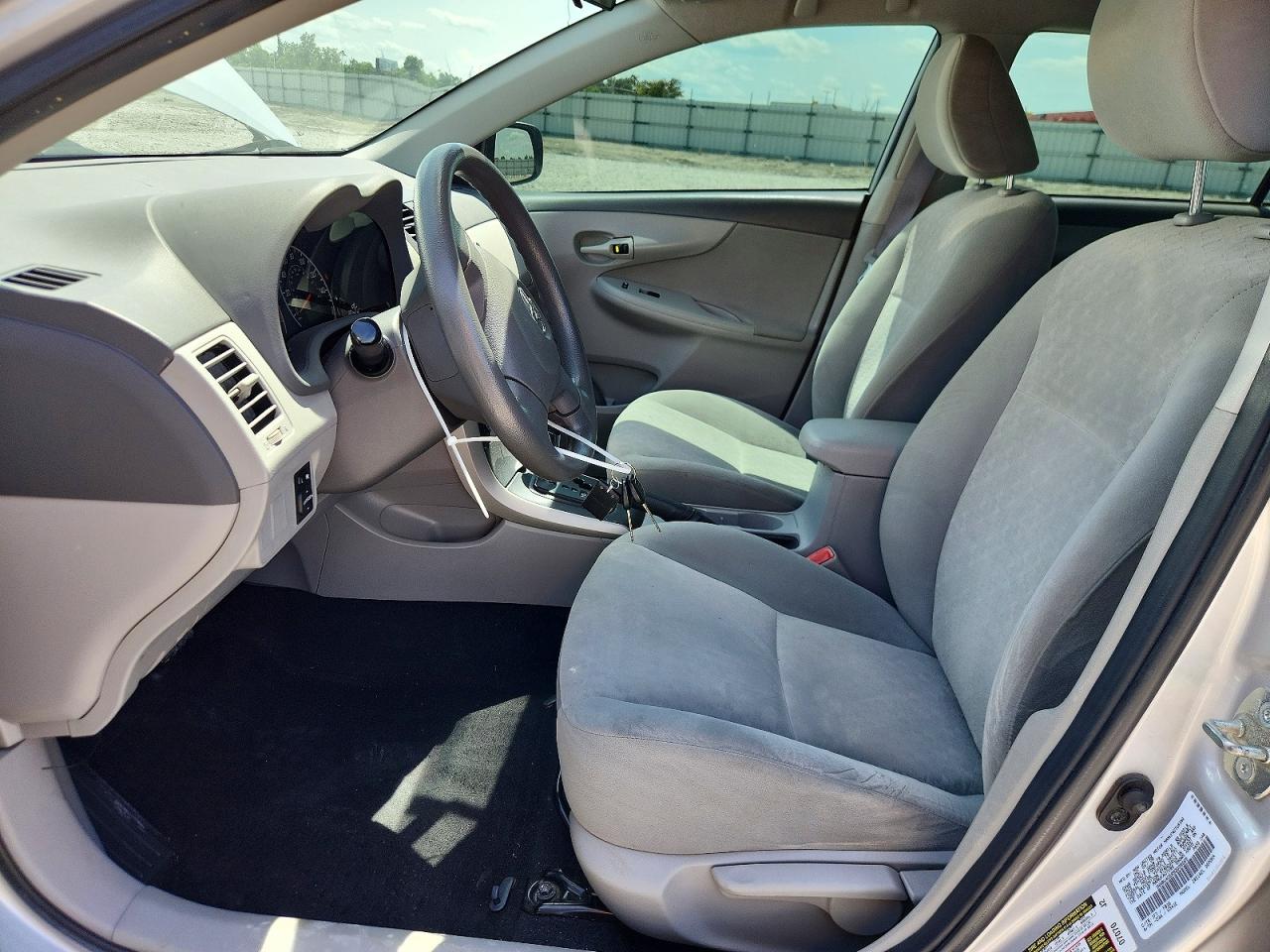 2009 Toyota Corolla Le Silver vin: 1NXBU40E89Z039565