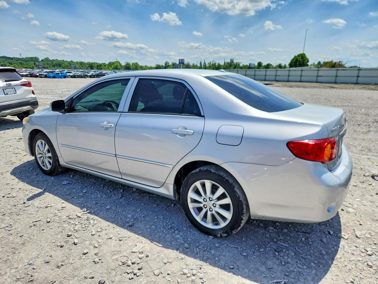 2009 Toyota Corolla Le Silver vin: 1NXBU40E89Z039565