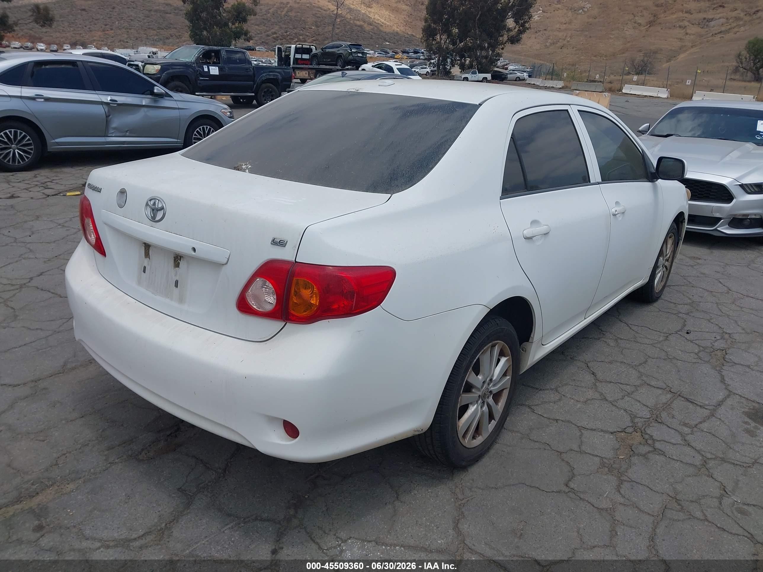 2009 Toyota Corolla Le White vin: 1NXBU40E89Z039629