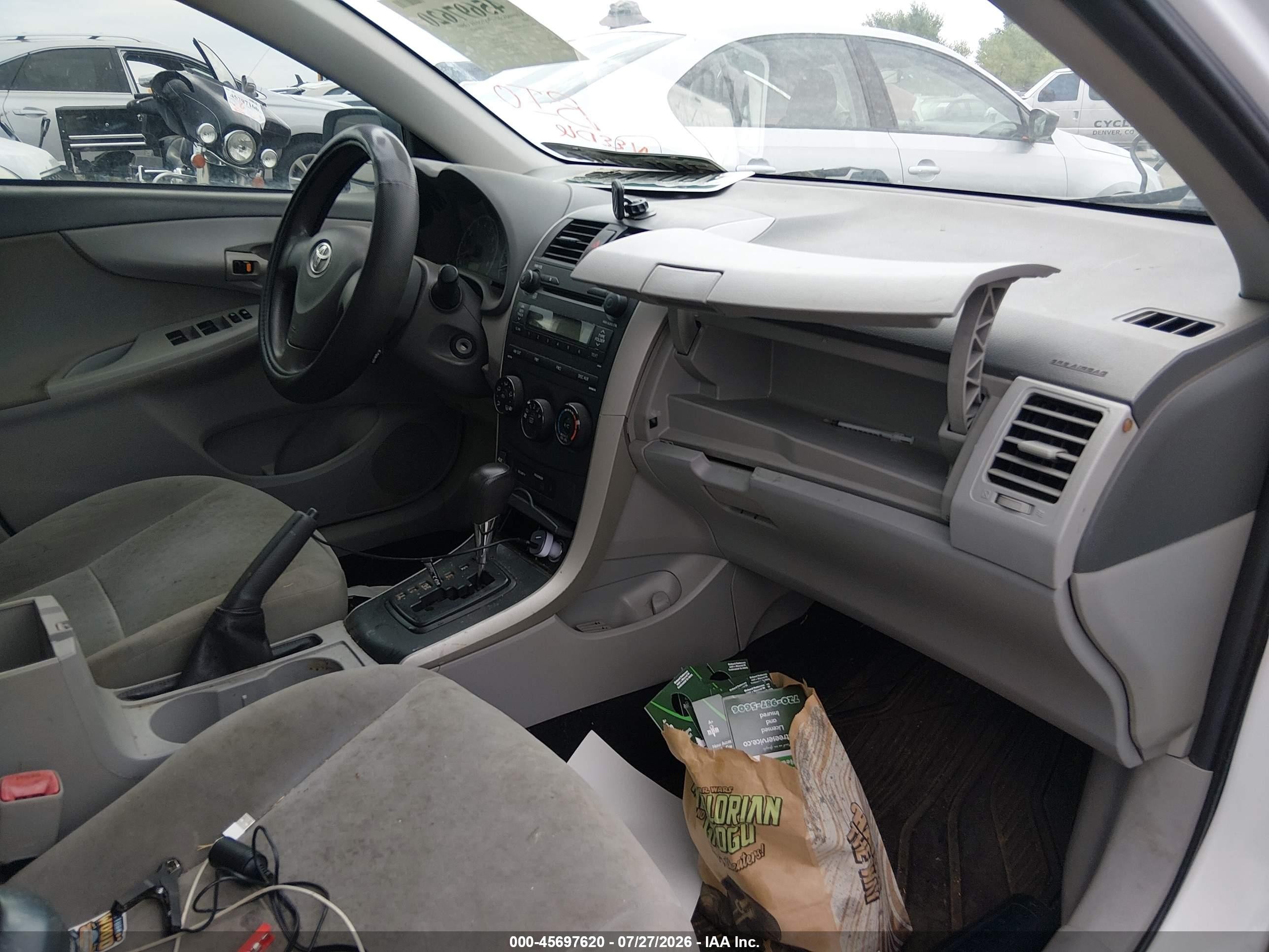 2009 Toyota Corolla Le Белый vin: 1NXBU40E89Z064997