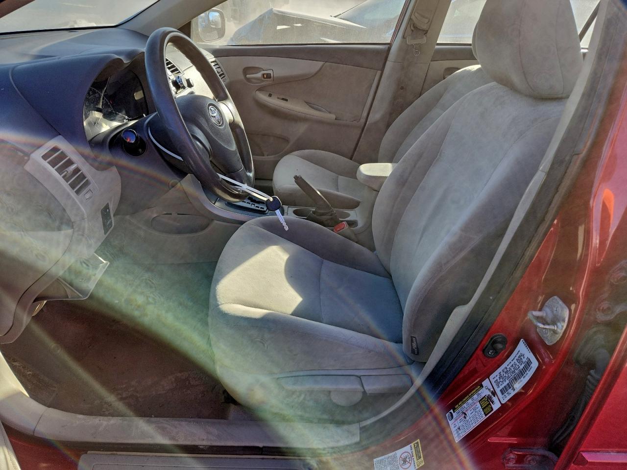 2009 Toyota Corolla Base Red vin: 1NXBU40E89Z111641