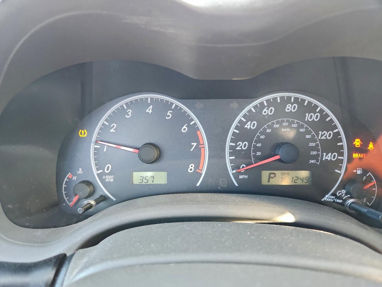 2009 Toyota Corolla Base Red vin: 1NXBU40E89Z111641