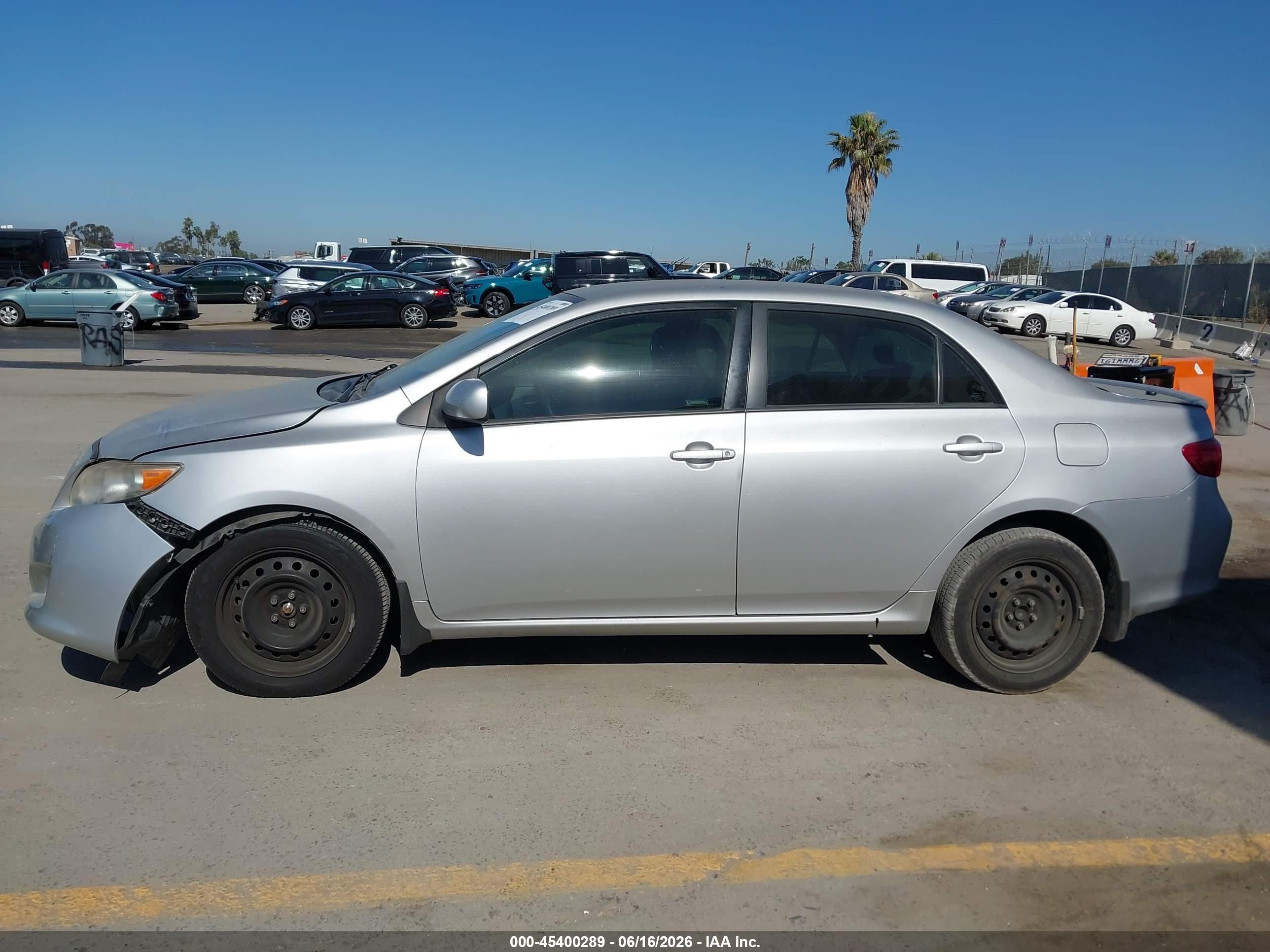 2009 Toyota Corolla Xle Silver vin: 1NXBU40E99Z100809