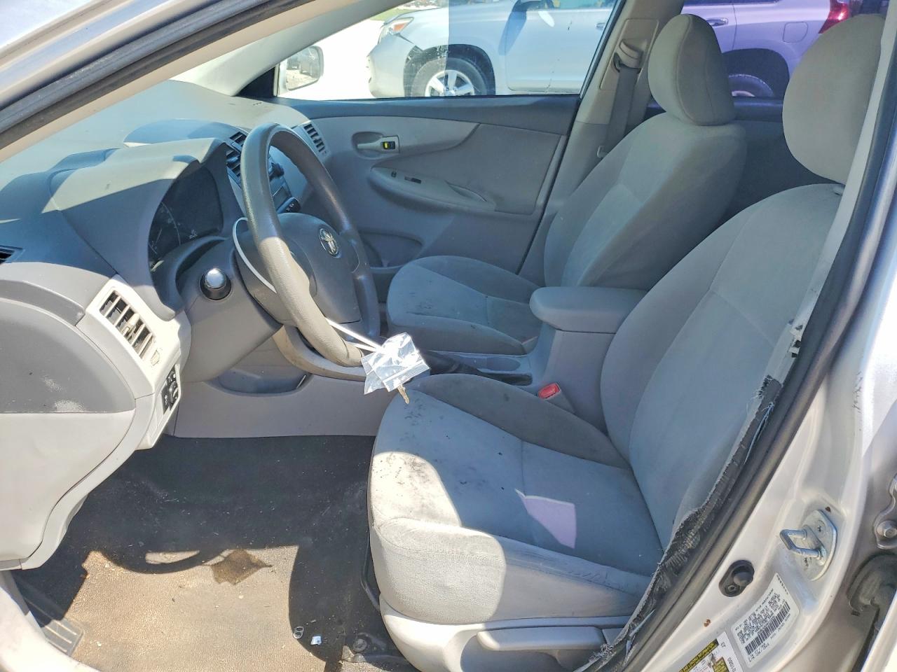 2009 Toyota Corolla Le Silver vin: 1NXBU40E99Z102091