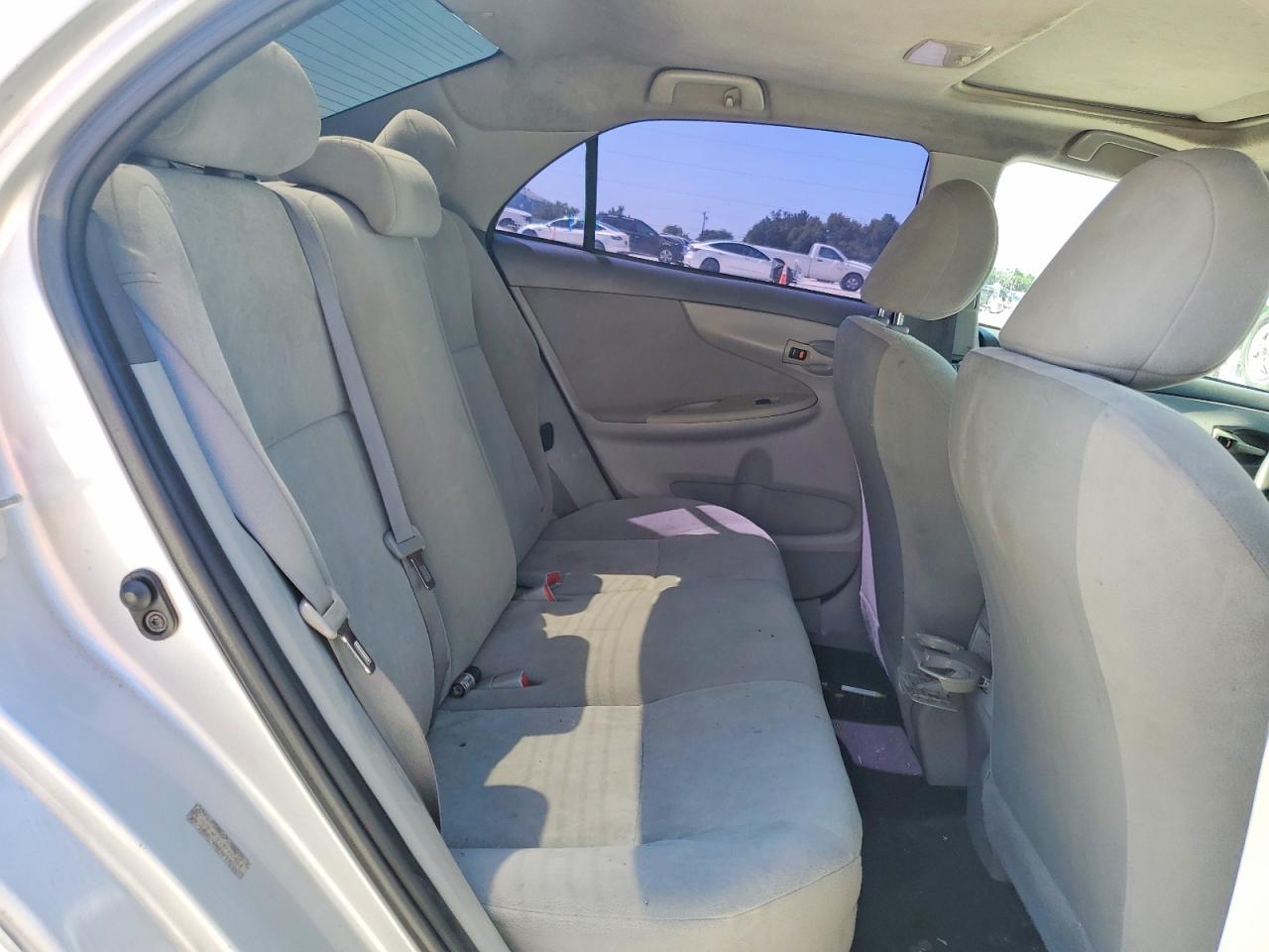 2009 Toyota Corolla Le Silver vin: 1NXBU40E99Z102091
