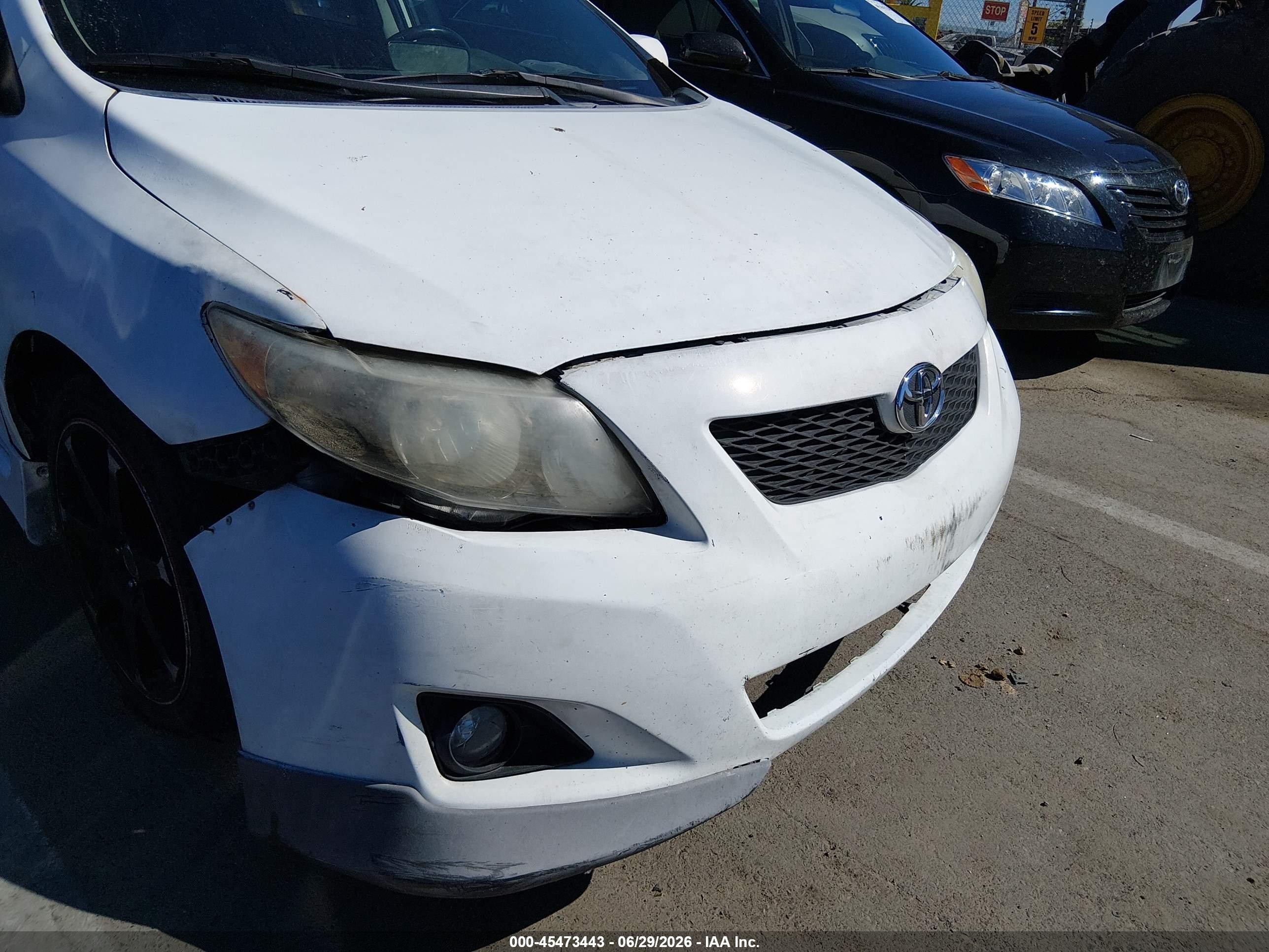 2009 Toyota Corolla S White vin: 1NXBU40E99Z111809