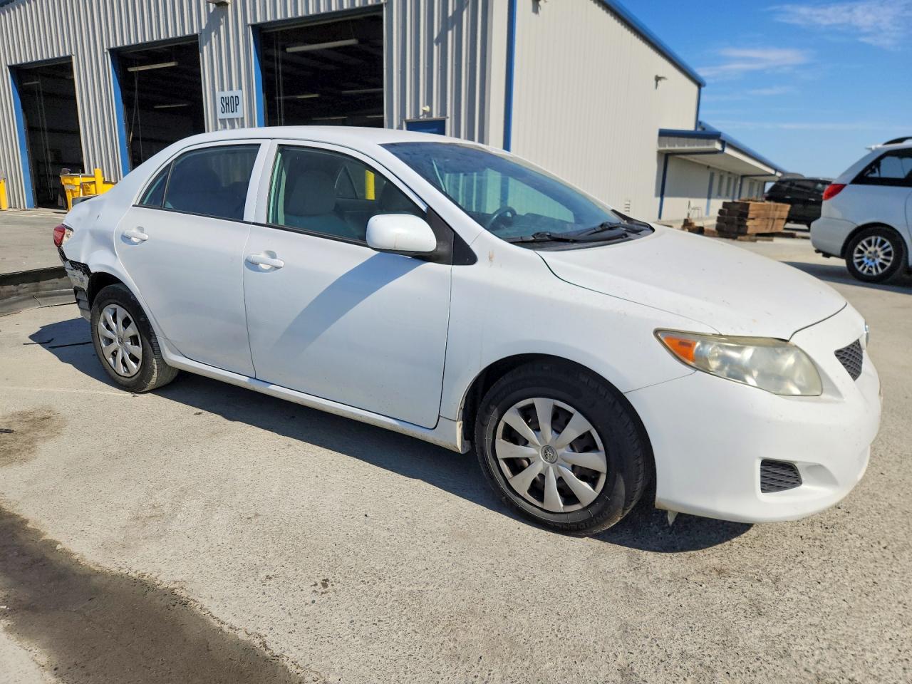 2009 Toyota Corolla Le White vin: 1NXBU40E99Z120140