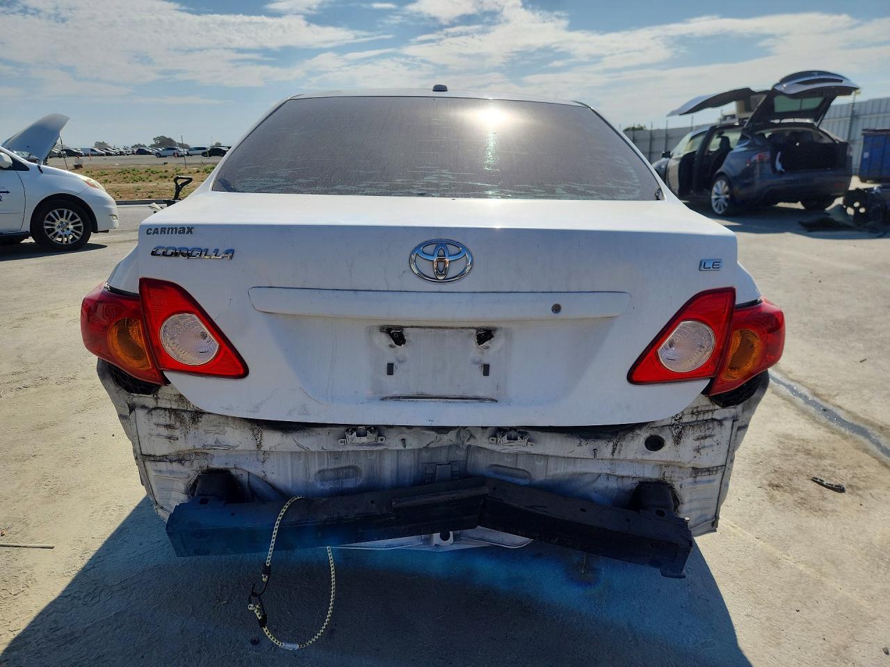 2009 Toyota Corolla Le White vin: 1NXBU40E99Z120140
