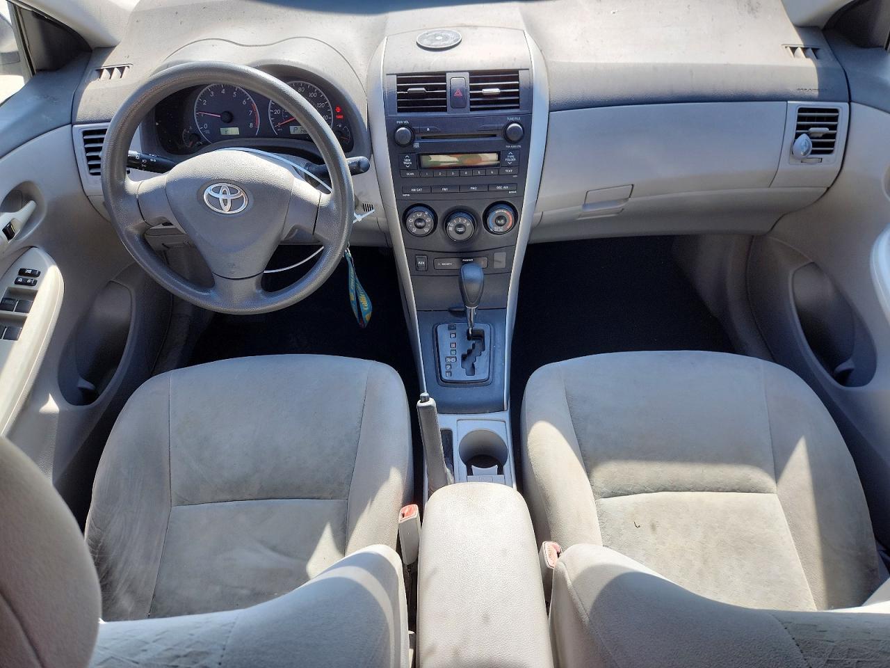 2009 Toyota Corolla Le White vin: 1NXBU40E99Z120140
