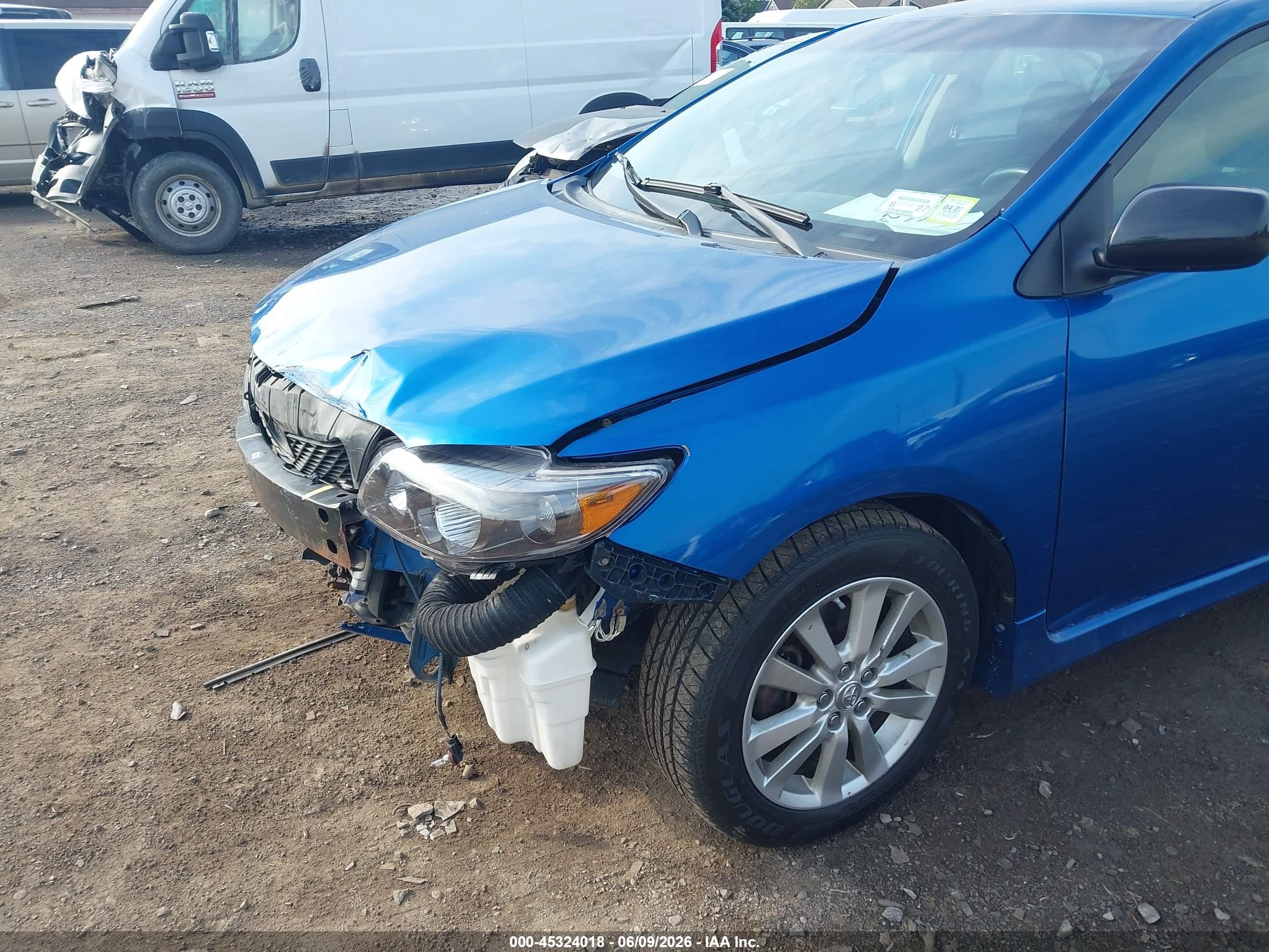 2009 Toyota Corolla S Blue vin: 1NXBU40E99Z122230