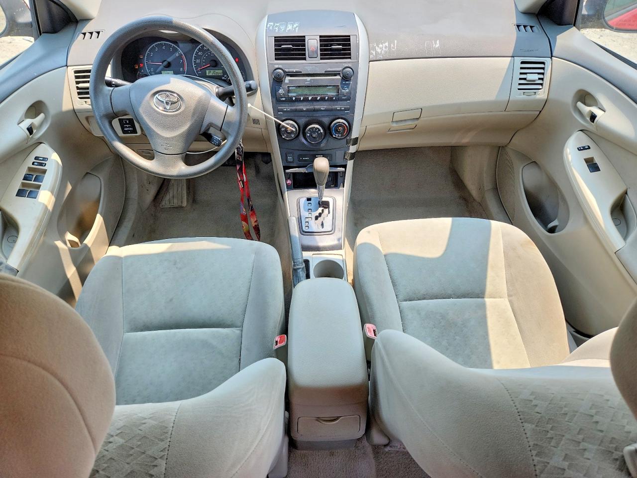 2009 Toyota Corolla Le Red vin: 1NXBU40E99Z153073