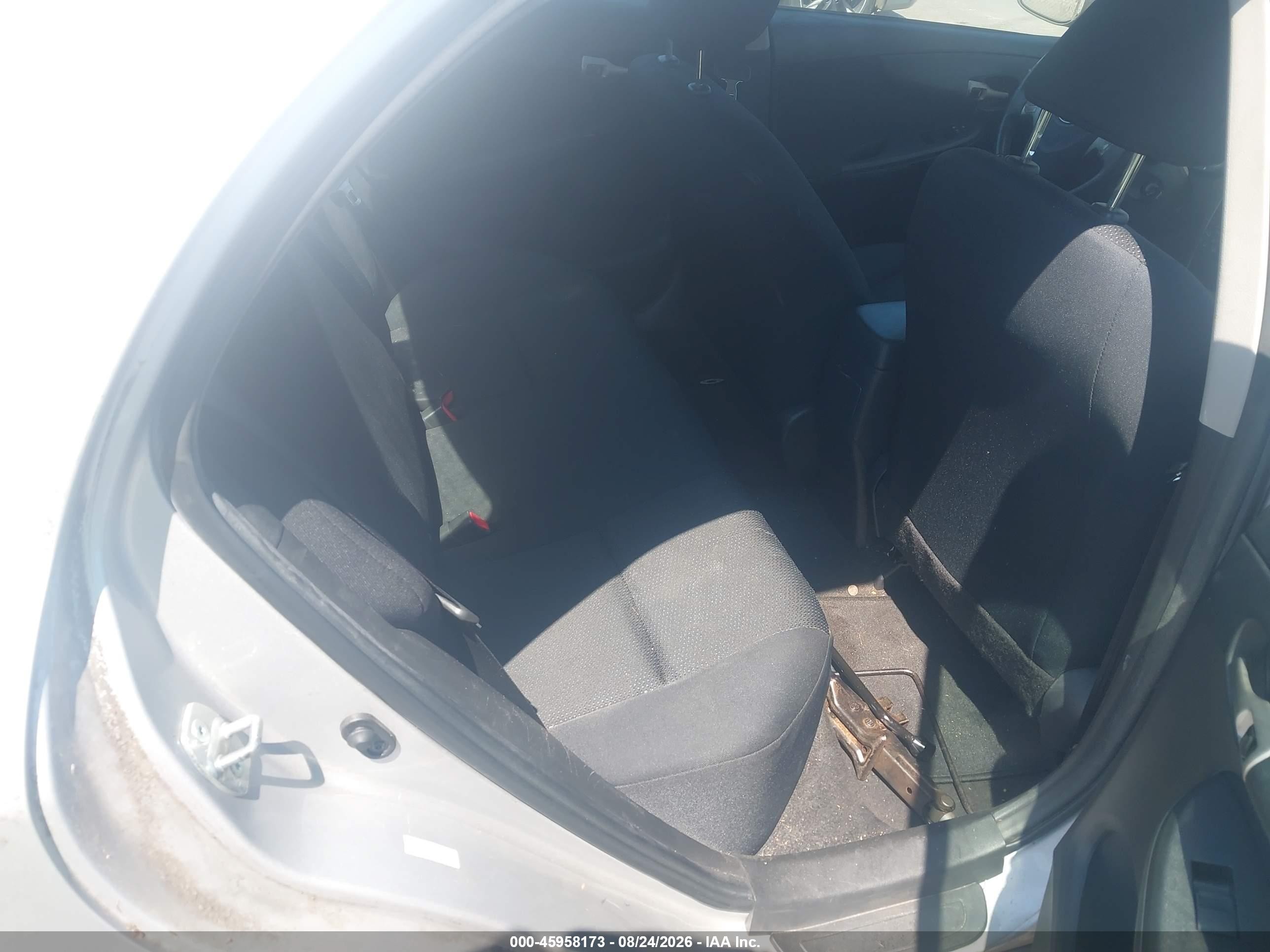 2009 Toyota Corolla S Silver vin: 1NXBU40EX9Z074494