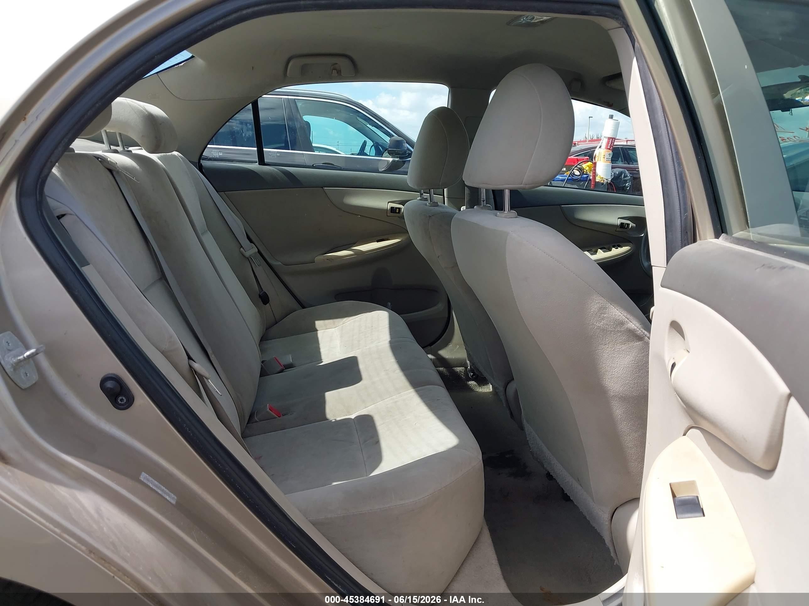 2009 Toyota Corolla Le Gold vin: 1NXBU40EX9Z077525