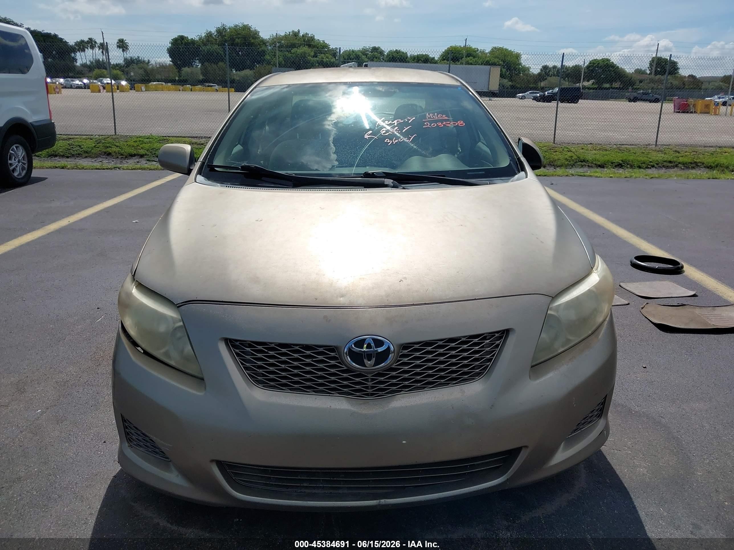 2009 Toyota Corolla Le Gold vin: 1NXBU40EX9Z077525