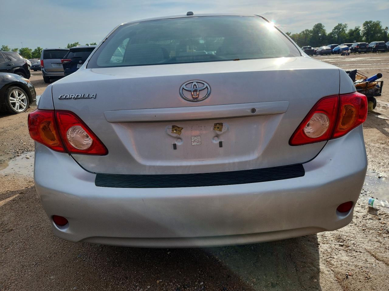 2009 Toyota Corolla Silver vin: 1NXBU40EX9Z111284