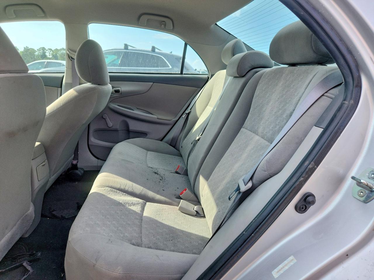 2009 Toyota Corolla Silver vin: 1NXBU40EX9Z111284