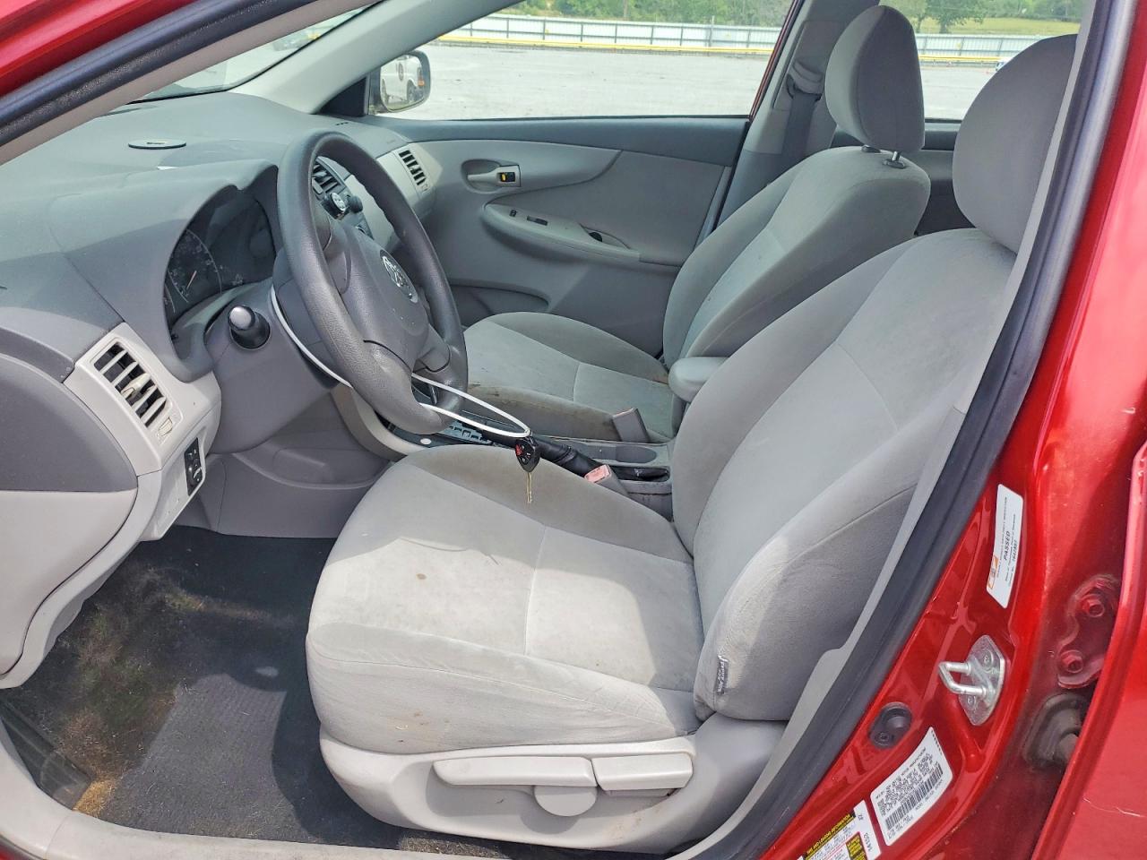 2009 Toyota Corolla Le Red vin: 1NXBU40EX9Z111639