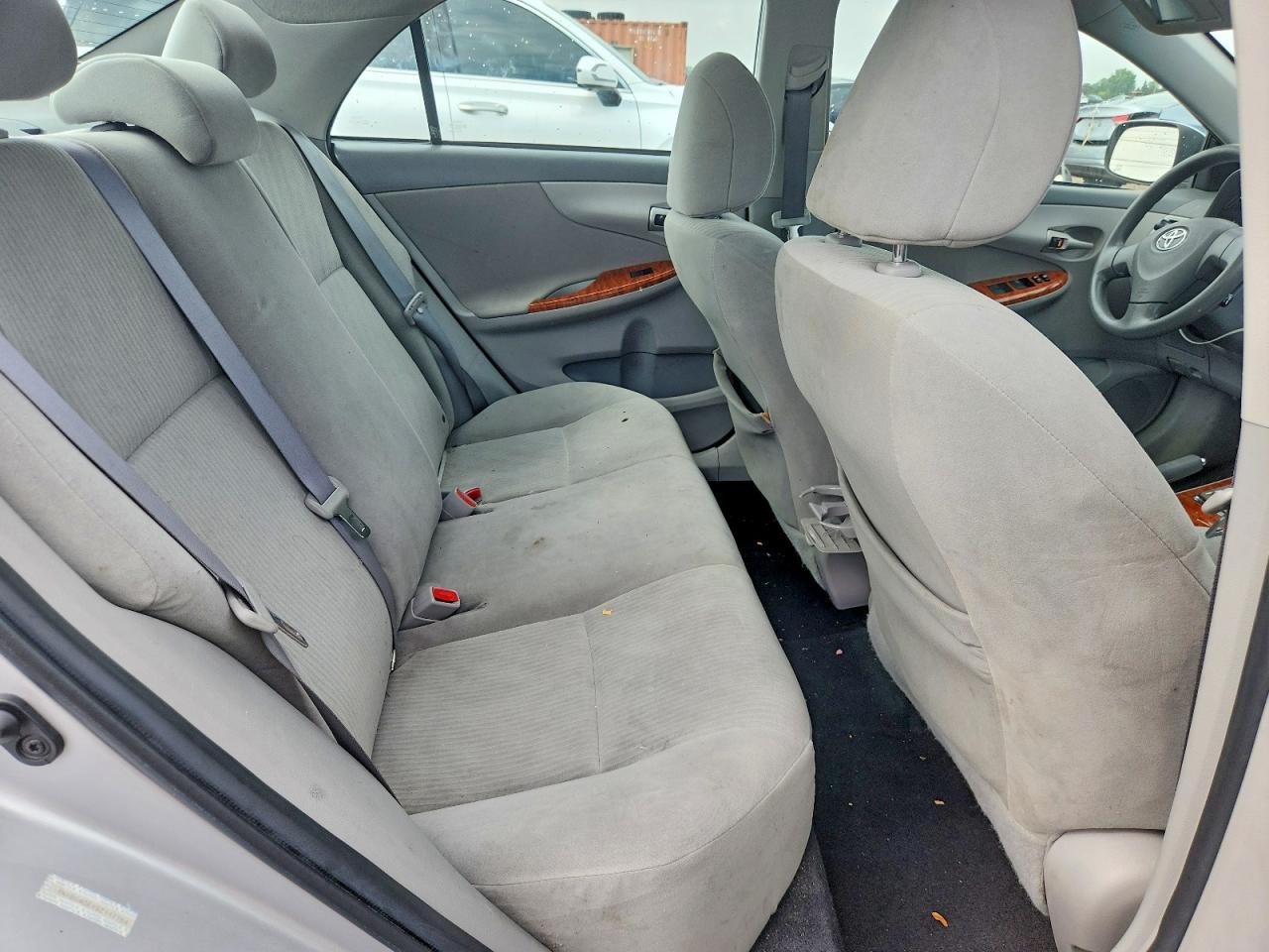 2009 Toyota Corolla Silver vin: 1NXBU40EX9Z117764