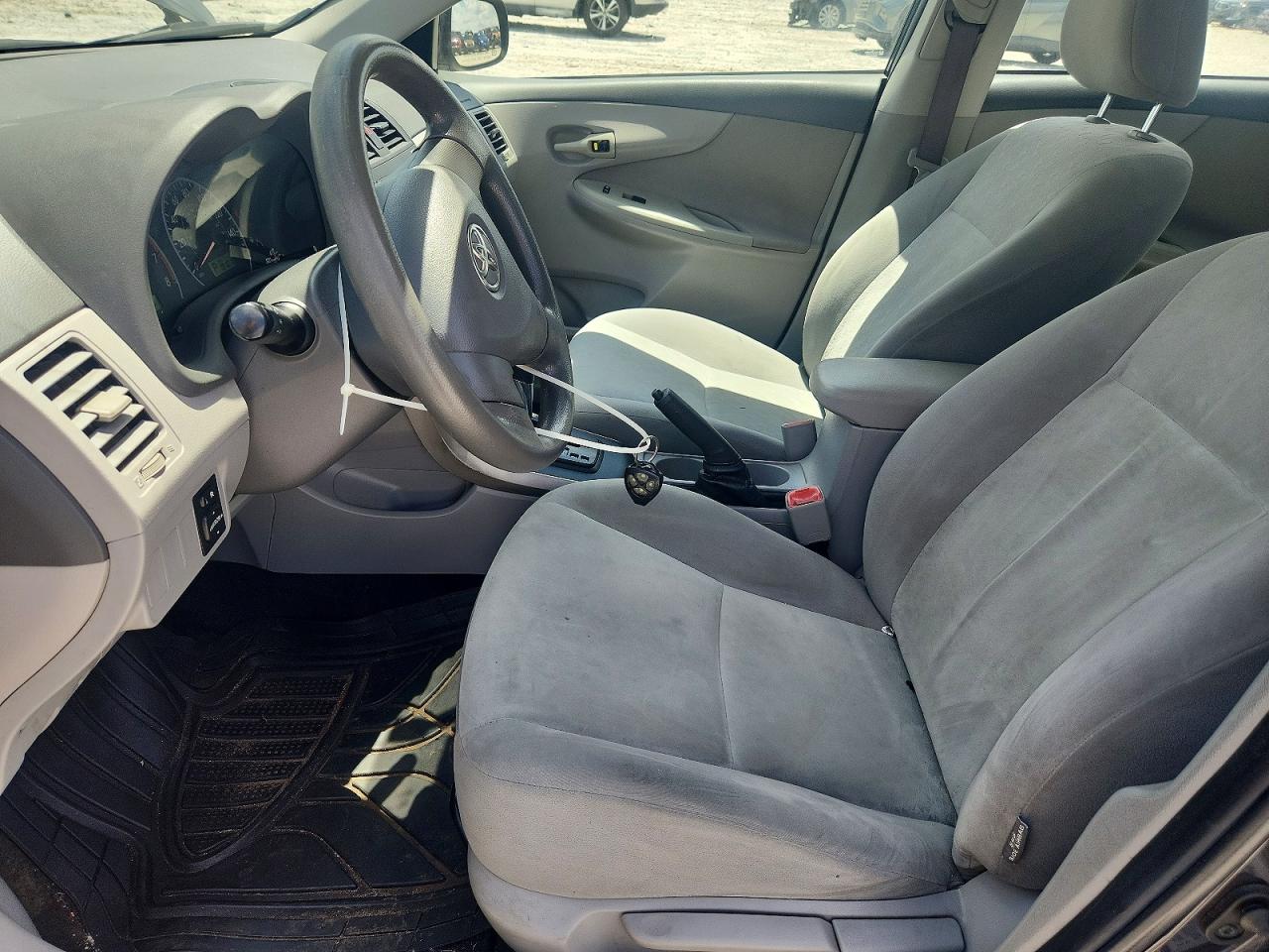 2009 Toyota Corolla Le Black vin: 1NXBU40EX9Z138680