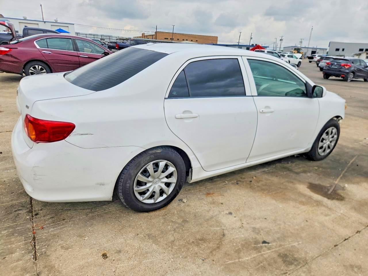 2009 Toyota Corolla Le White vin: 1NXBU40EX9Z140672
