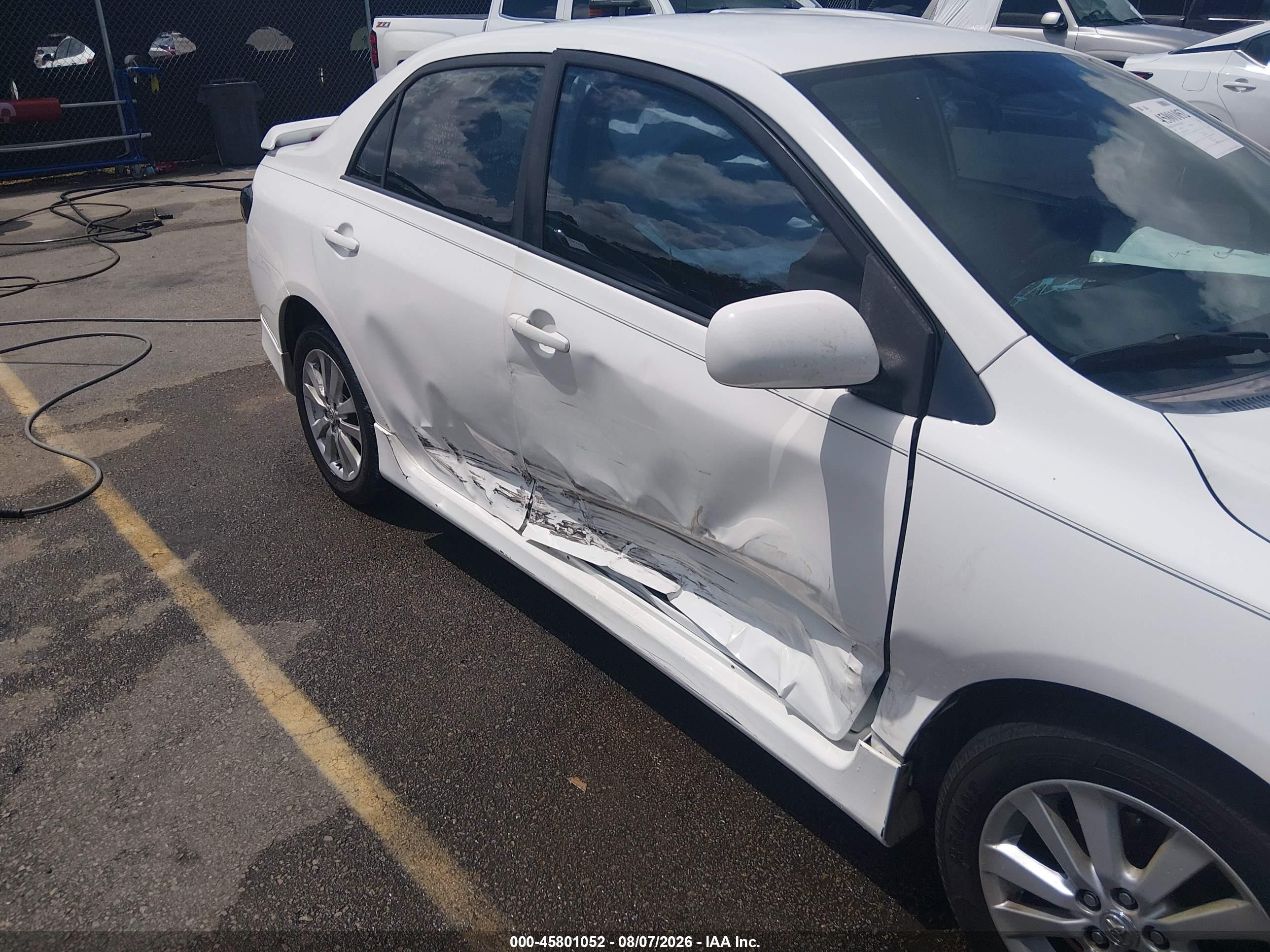 2009 Toyota Corolla S White vin: 1NXBU40EX9Z145693