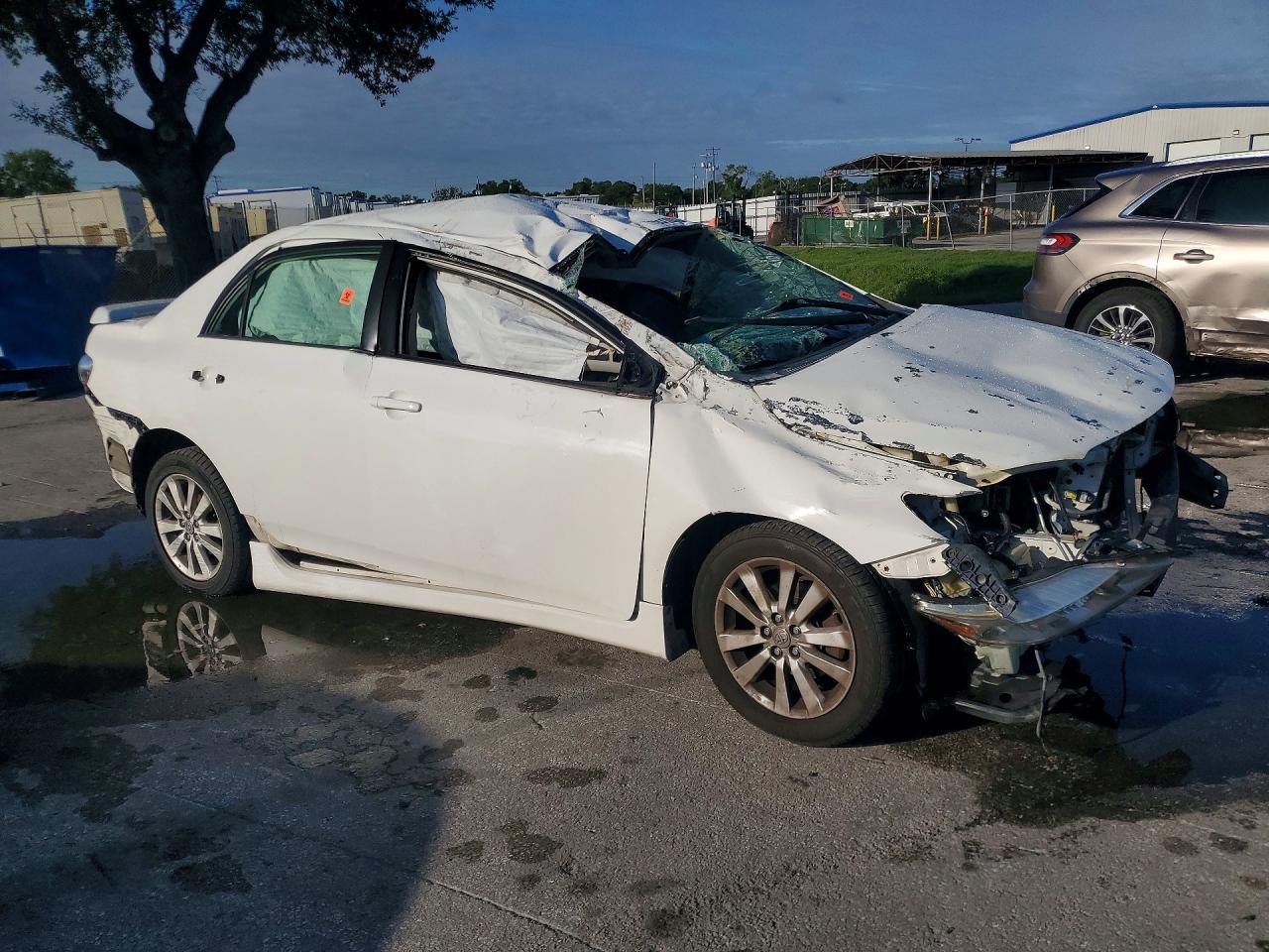 2009 Toyota Corolla S White vin: 1NXBU40EX9Z152708