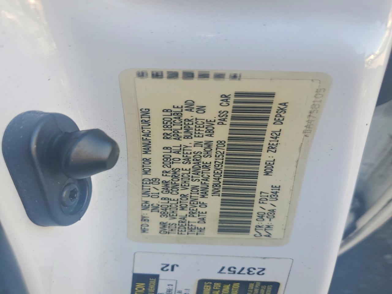 2009 Toyota Corolla S White vin: 1NXBU40EX9Z152708
