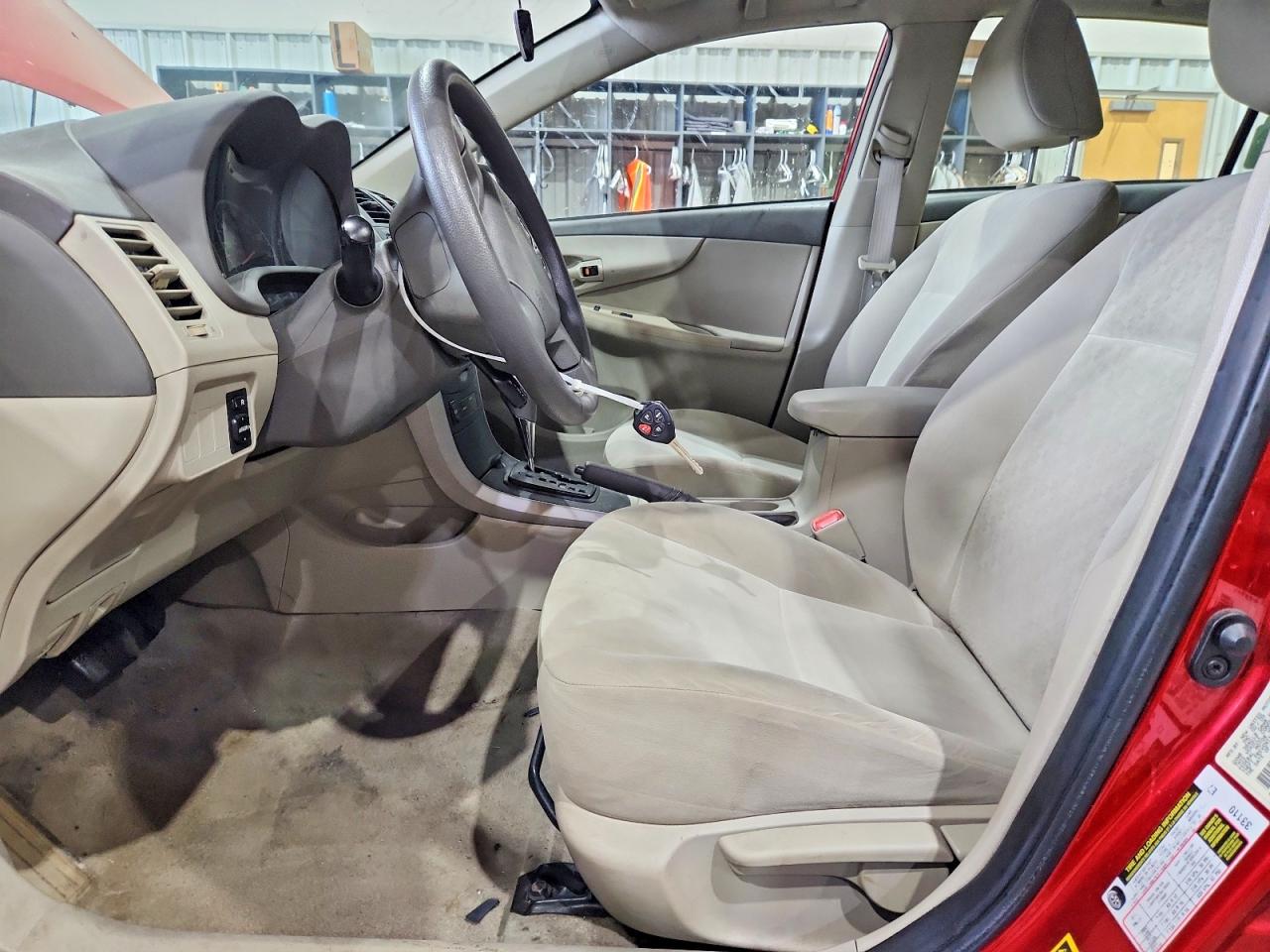 2009 Toyota Corolla Le Red vin: 1NXBU40EX9Z158668