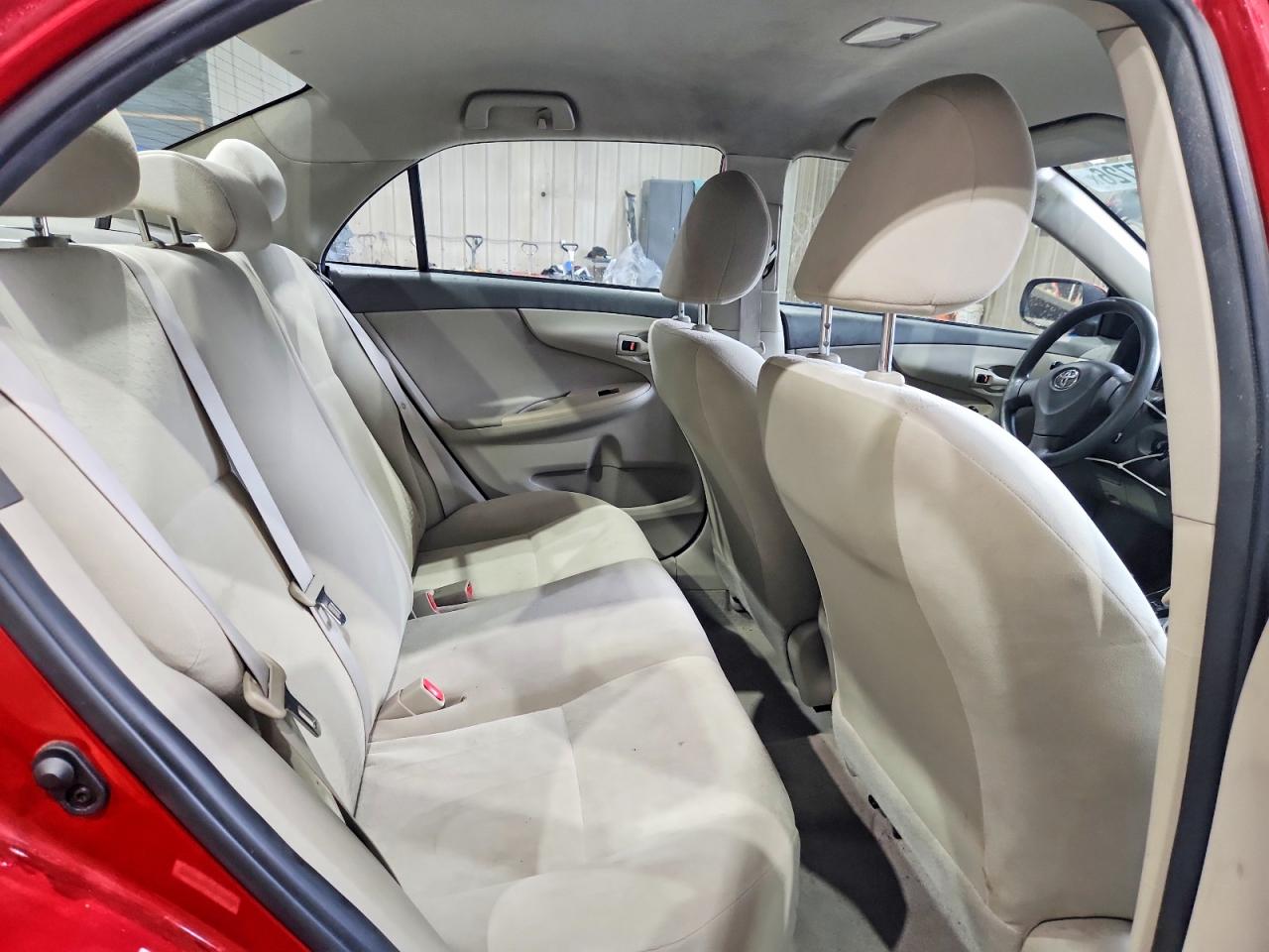 2009 Toyota Corolla Le Red vin: 1NXBU40EX9Z158668