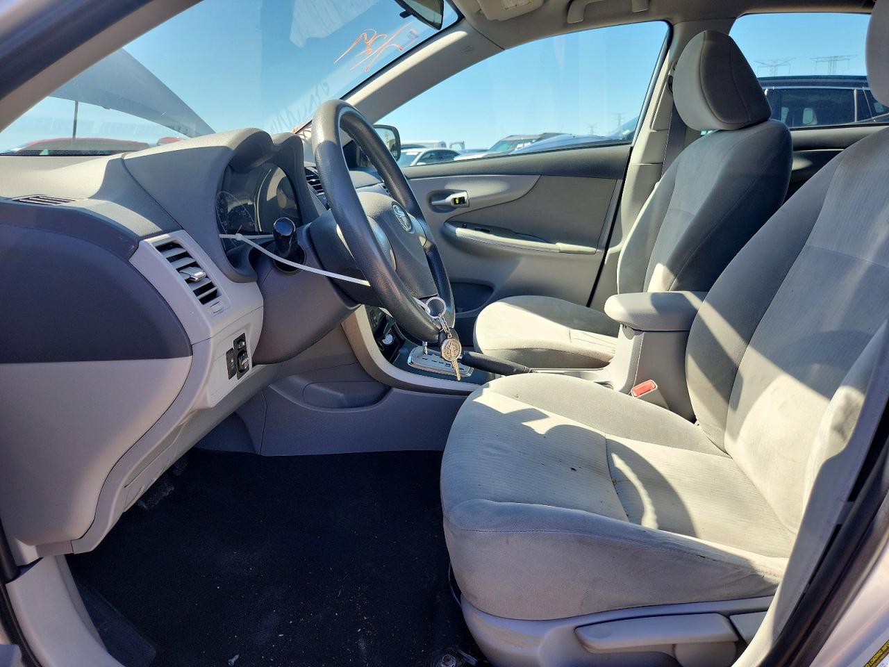 2010 Toyota Corolla Le Silver vin: 1NXBU4EE0AZ167991