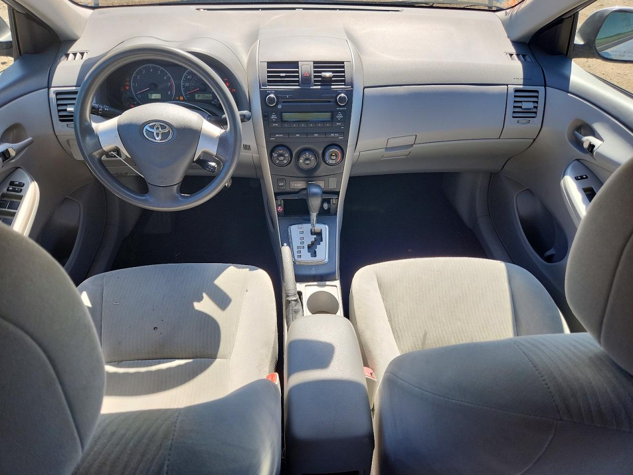 2010 Toyota Corolla Le Silver vin: 1NXBU4EE0AZ167991
