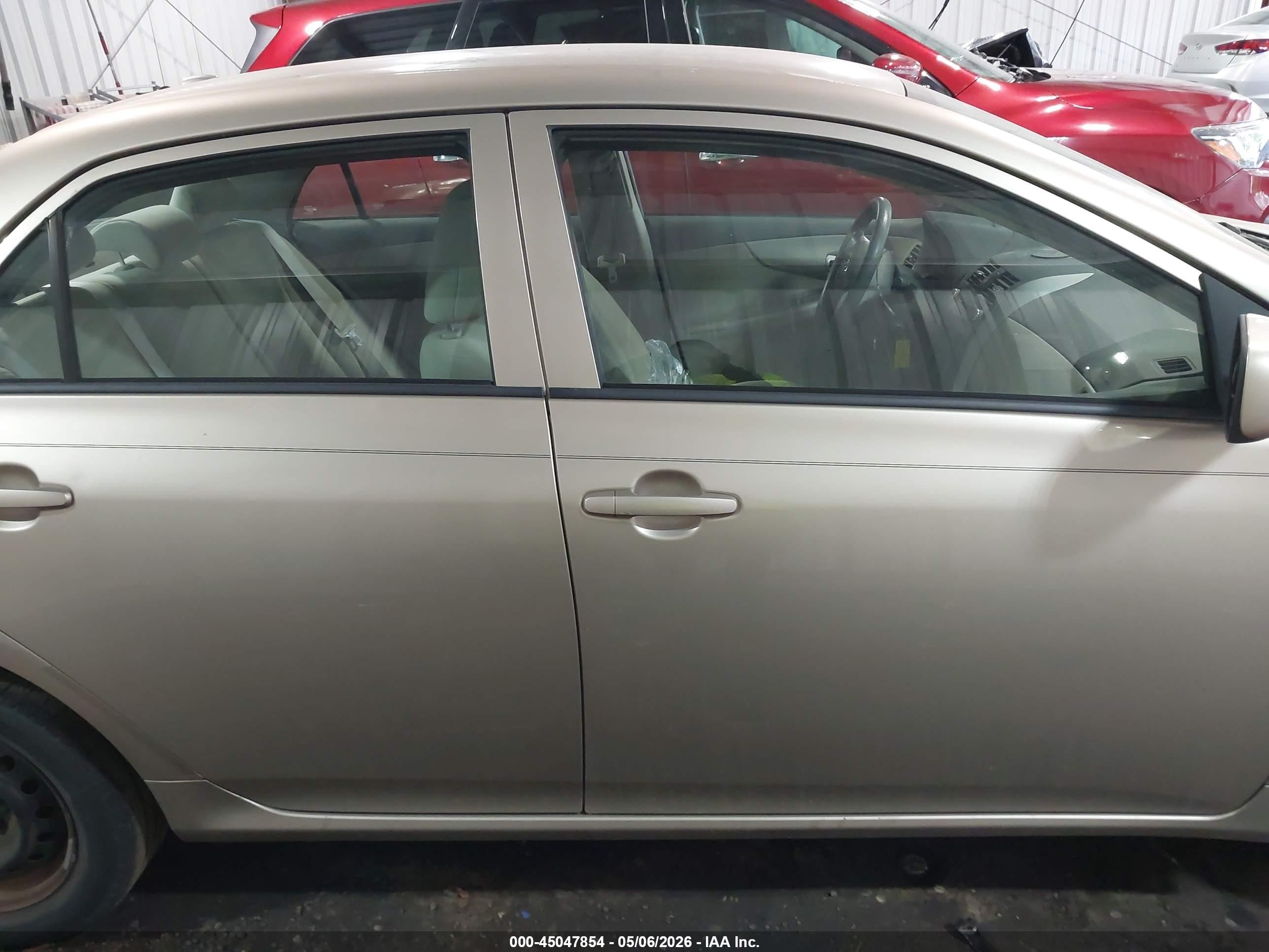 2010 Toyota Corolla Le Beige vin: 1NXBU4EE0AZ170714