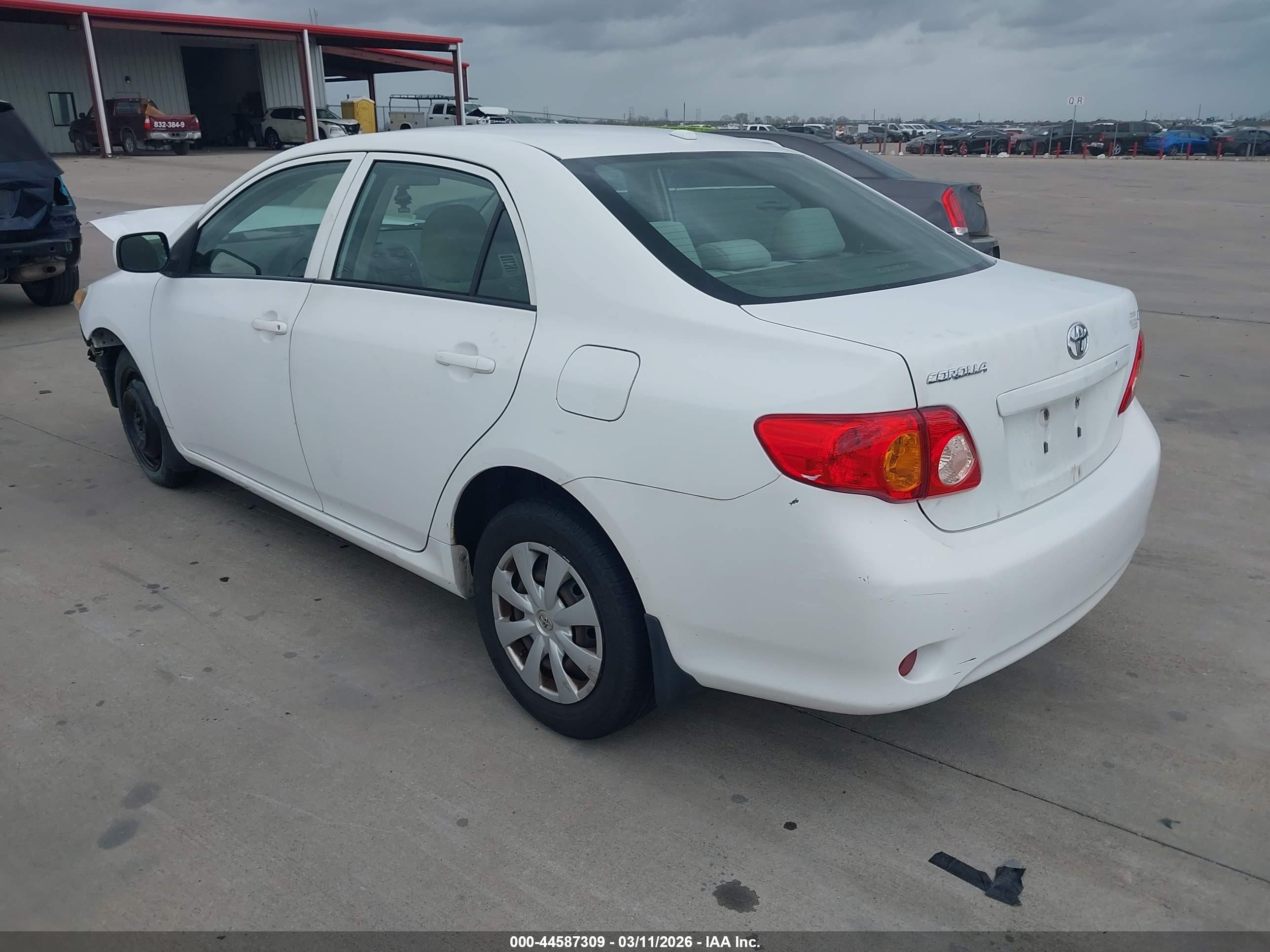 2010 Toyota Corolla Le Белый vin: 1NXBU4EE0AZ187819