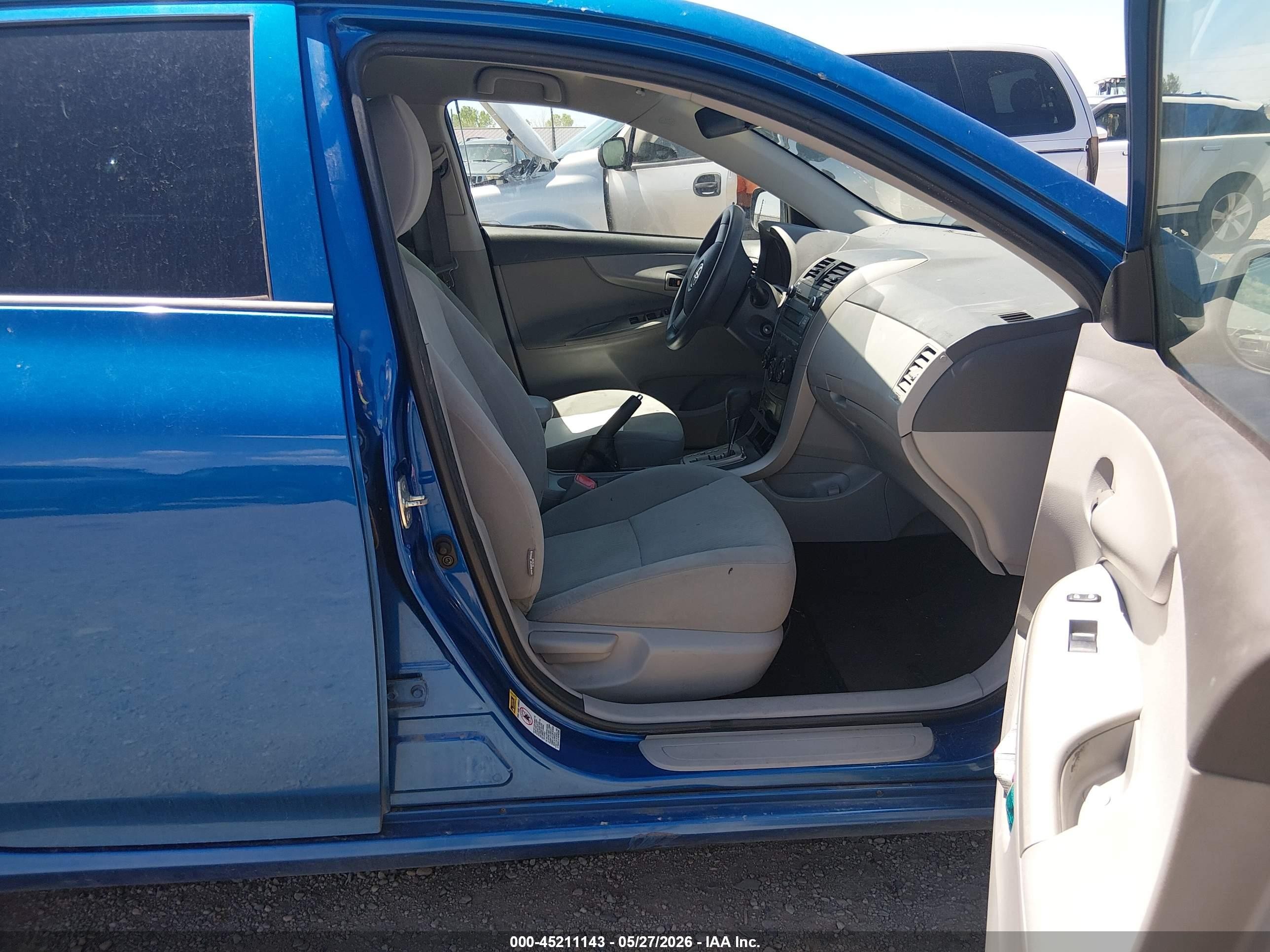 2010 Toyota Corolla Le Blue vin: 1NXBU4EE0AZ193829
